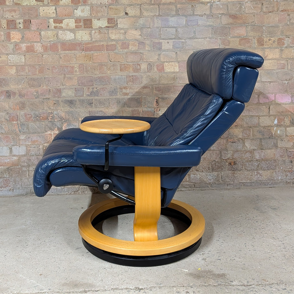 Ekornes Stressless Blue Leather Recliner Armchair With Swing Table And Footstool