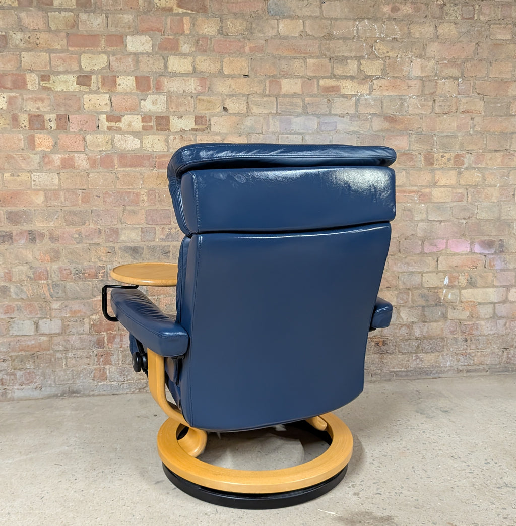 Ekornes Stressless Blue Leather Recliner Armchair With Swing Table And Footstool