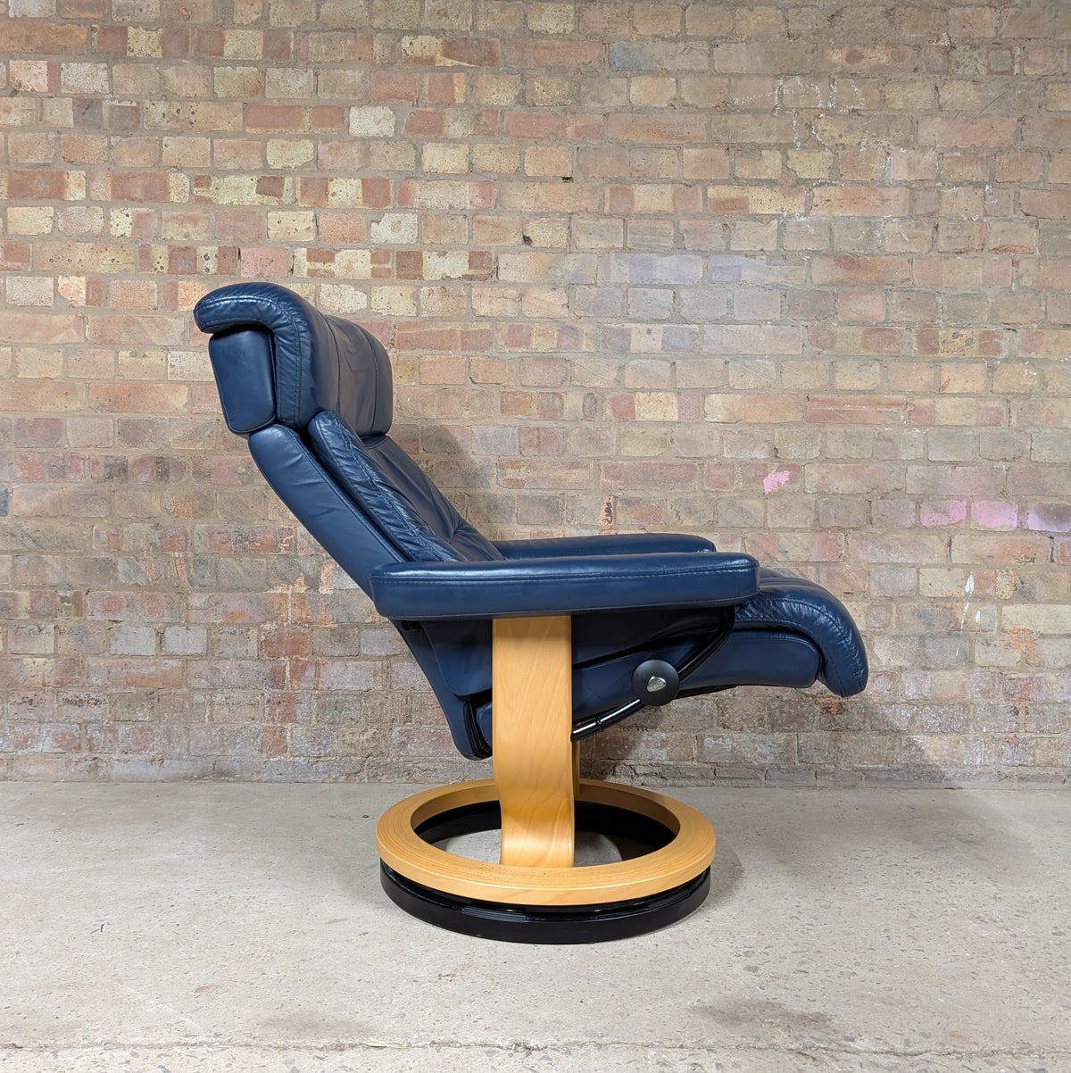 Ekornes Stressless Blue Leather Recliner Armchair With Footstool