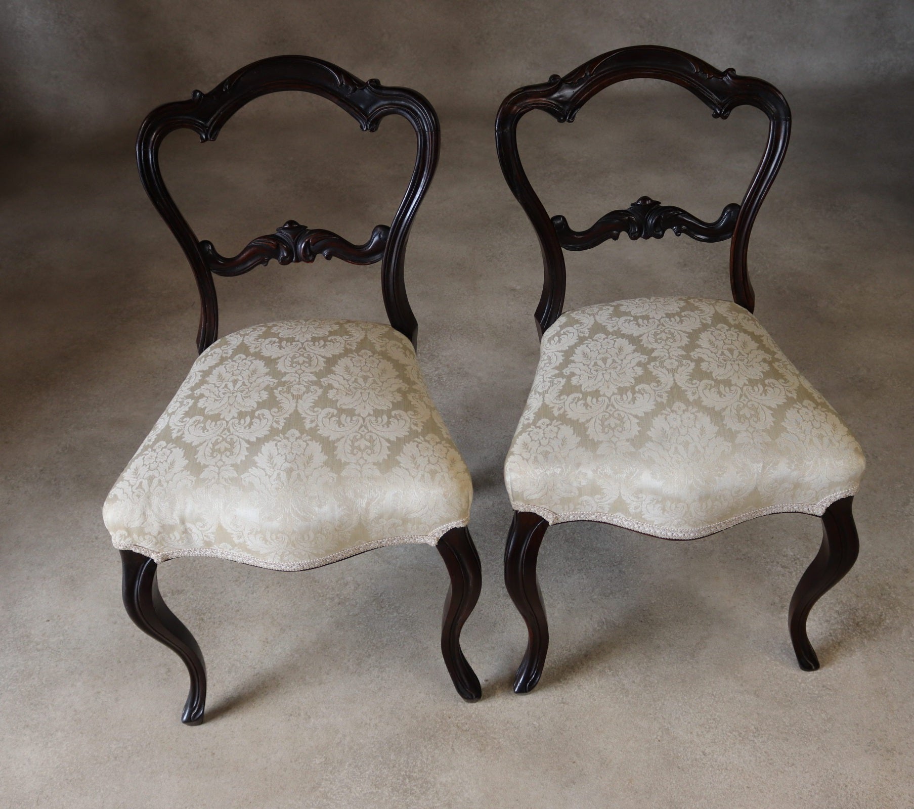 Set Of 4 Antique Victorian Rosewood Balloon Back Dining Chairs