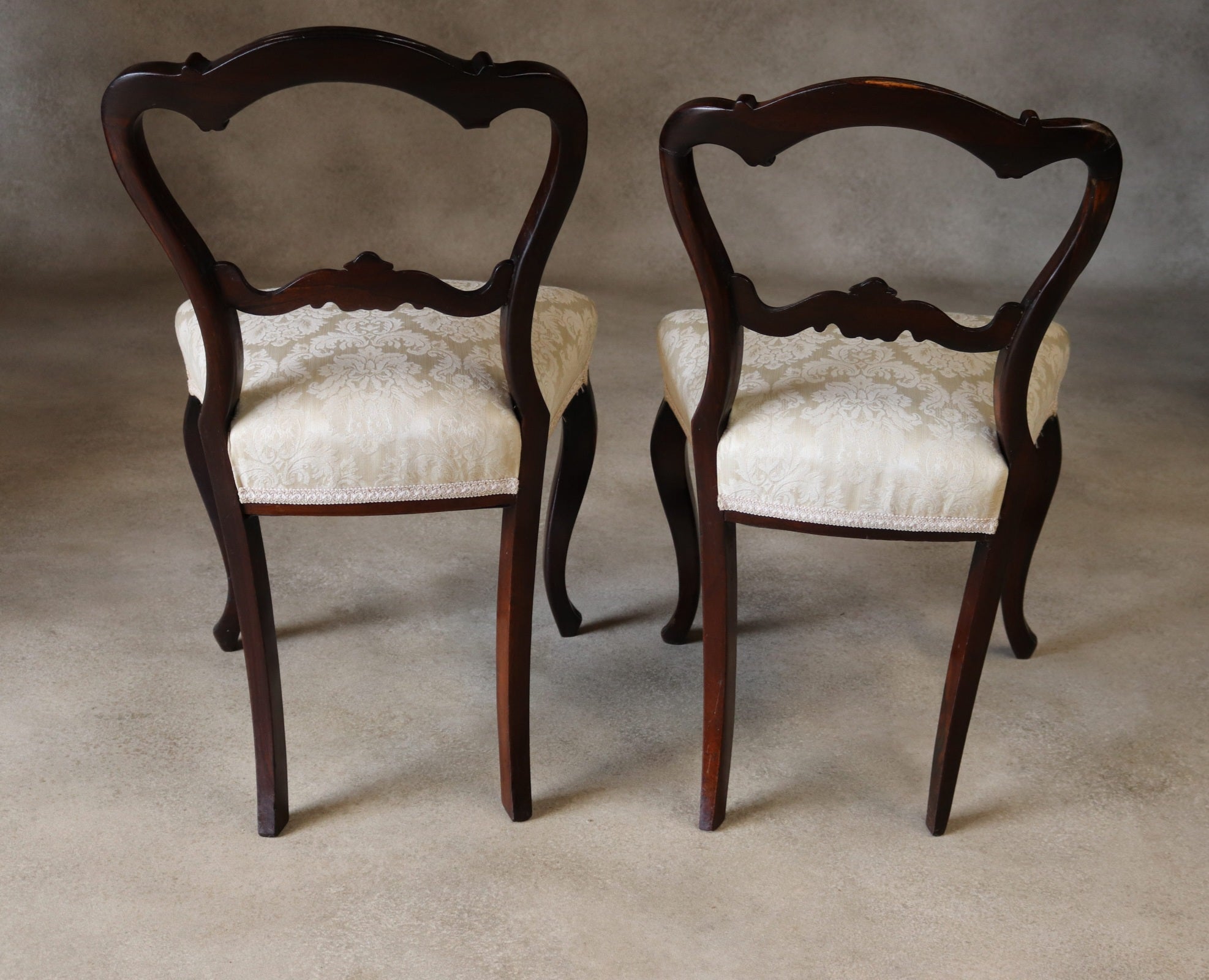 Set Of 4 Antique Victorian Rosewood Balloon Back Dining Chairs
