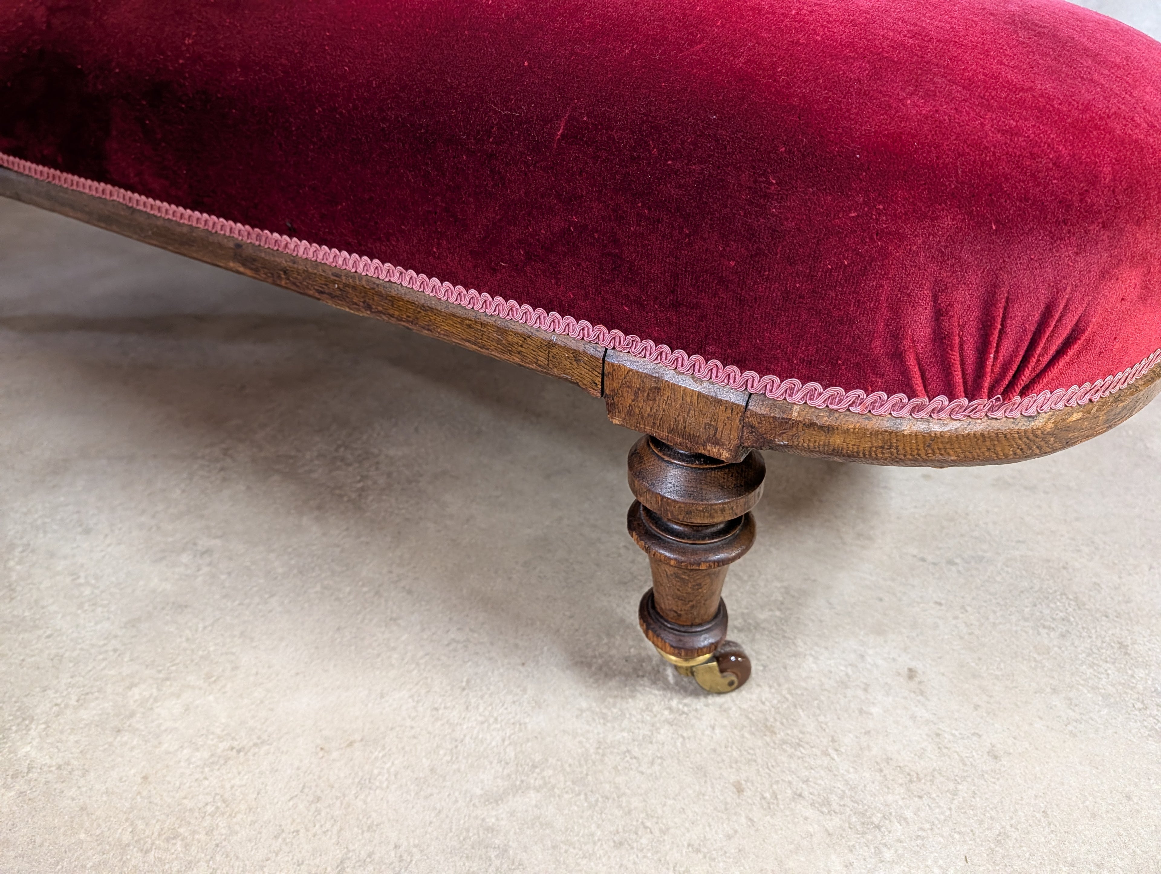 Victorian Scroll End Antique Chaise Longue Oak Lounge Sofa Day Bed