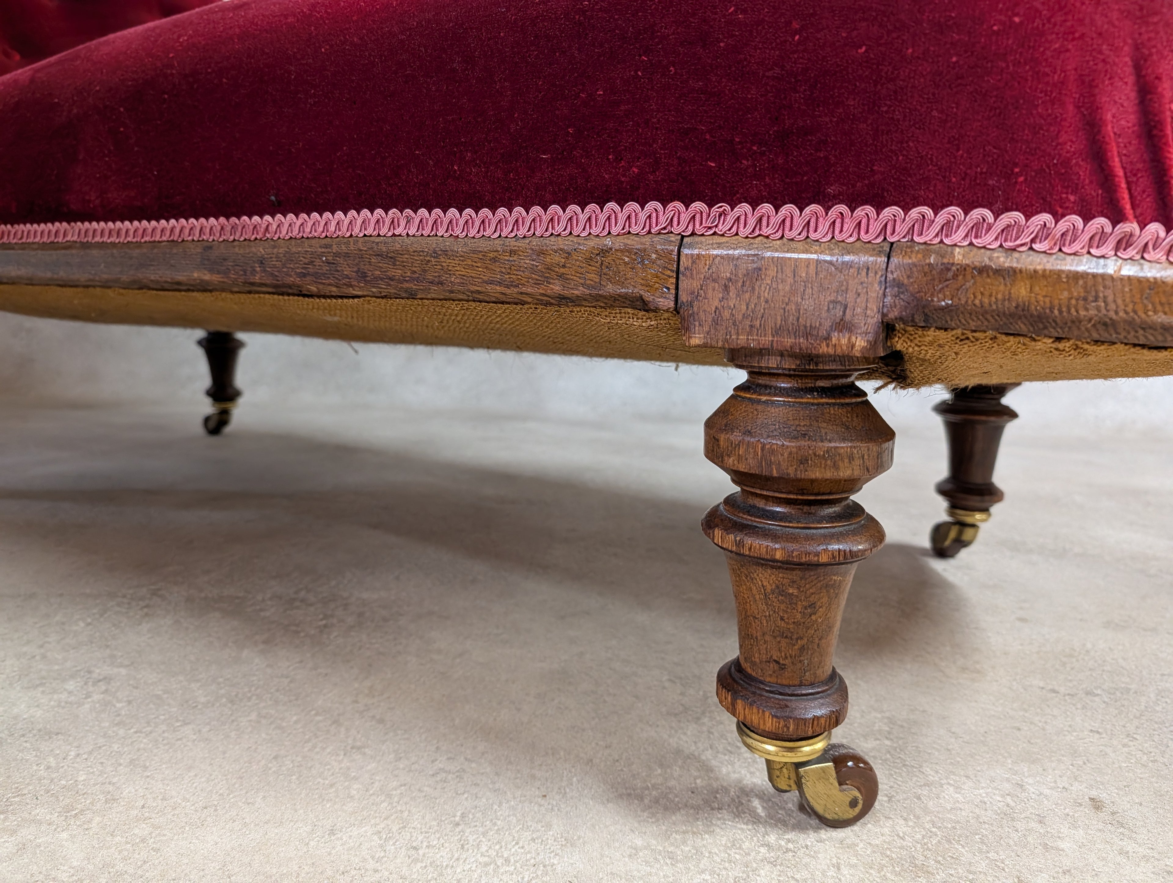 Victorian Scroll End Antique Chaise Longue Oak Lounge Sofa Day Bed
