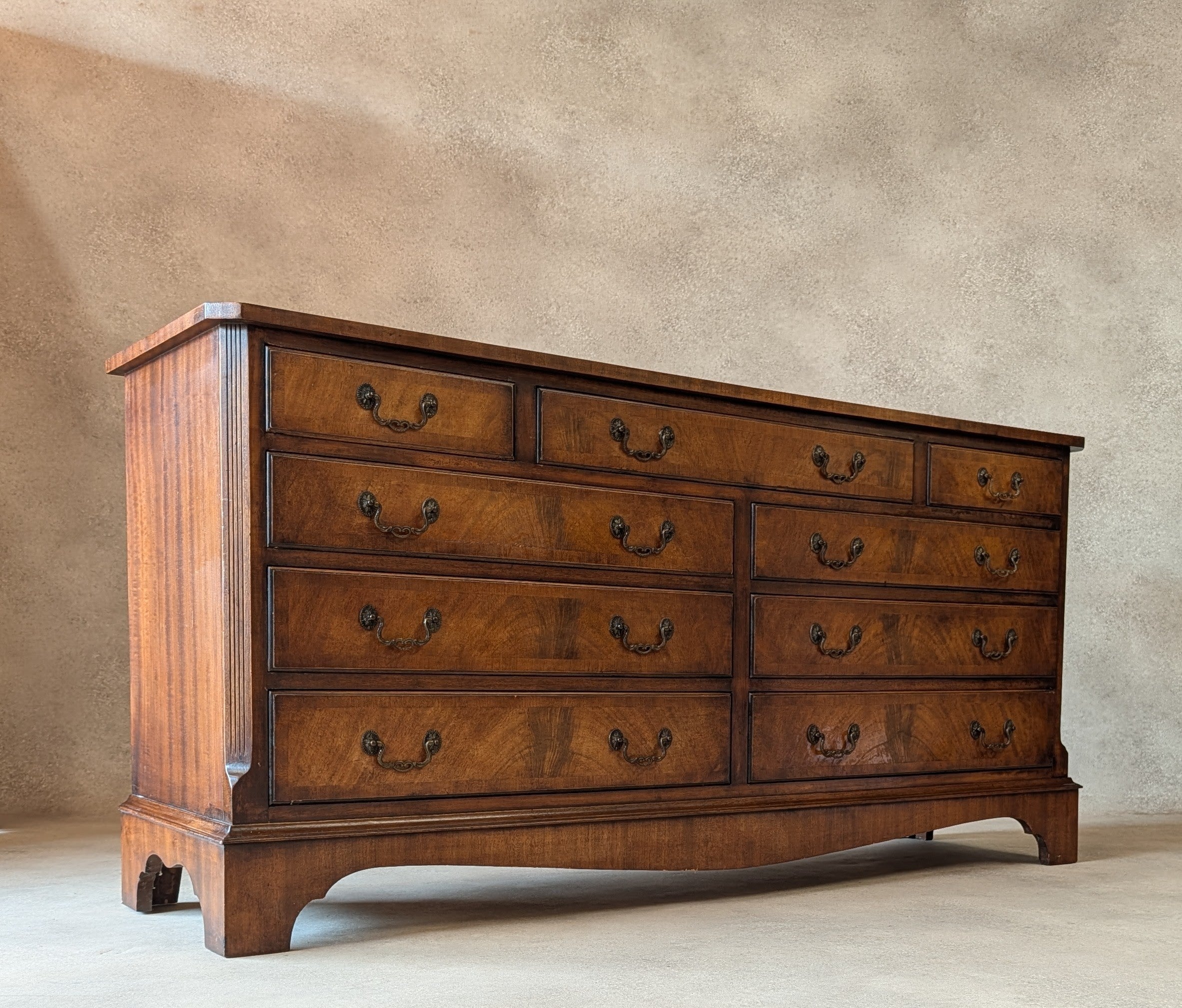 Bevan Funnell Reprodux Mahogany Walnut Chest of Drawers/Sideboard Georgian Style