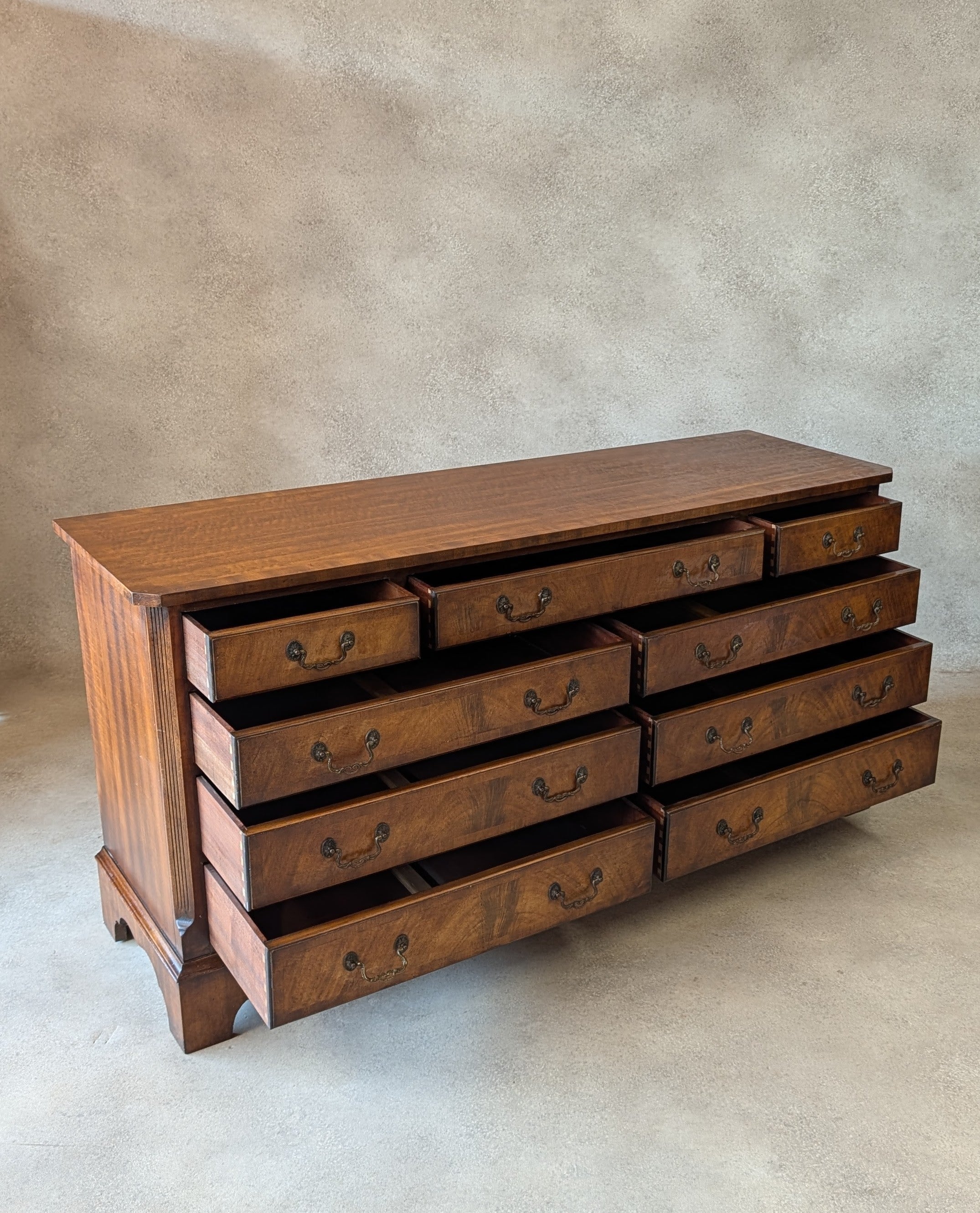 Bevan Funnell Reprodux Mahogany Walnut Chest of Drawers/Sideboard Georgian Style
