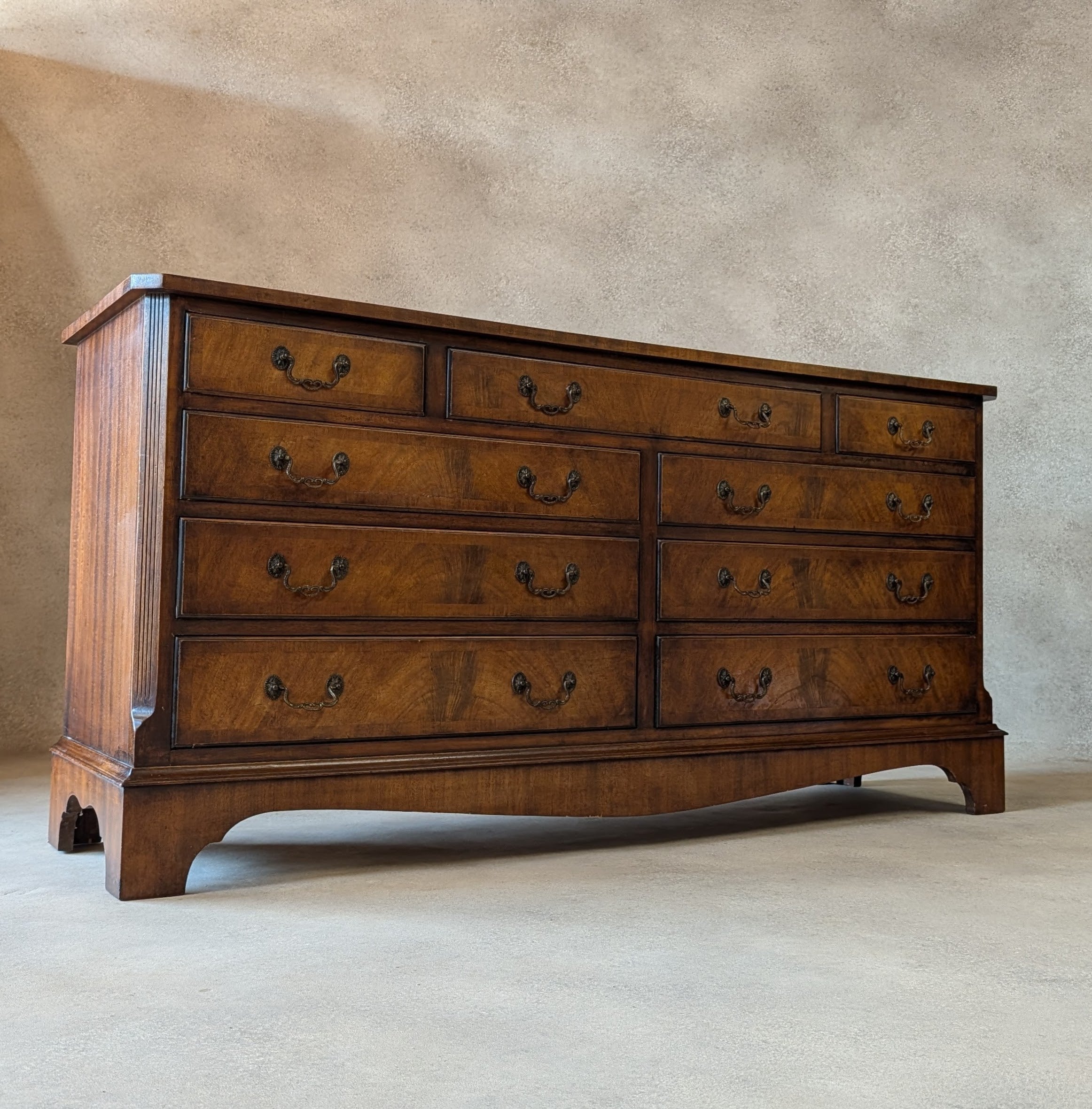 Bevan Funnell Reprodux Mahogany Walnut Chest of Drawers/Sideboard Georgian Style