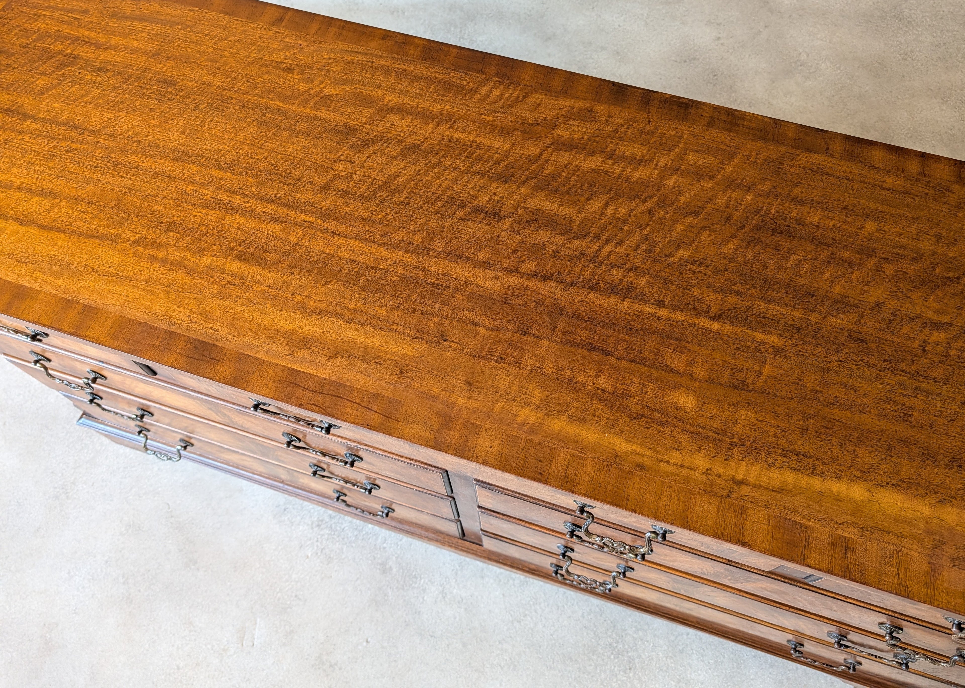Bevan Funnell Reprodux Mahogany Walnut Chest of Drawers/Sideboard Georgian Style