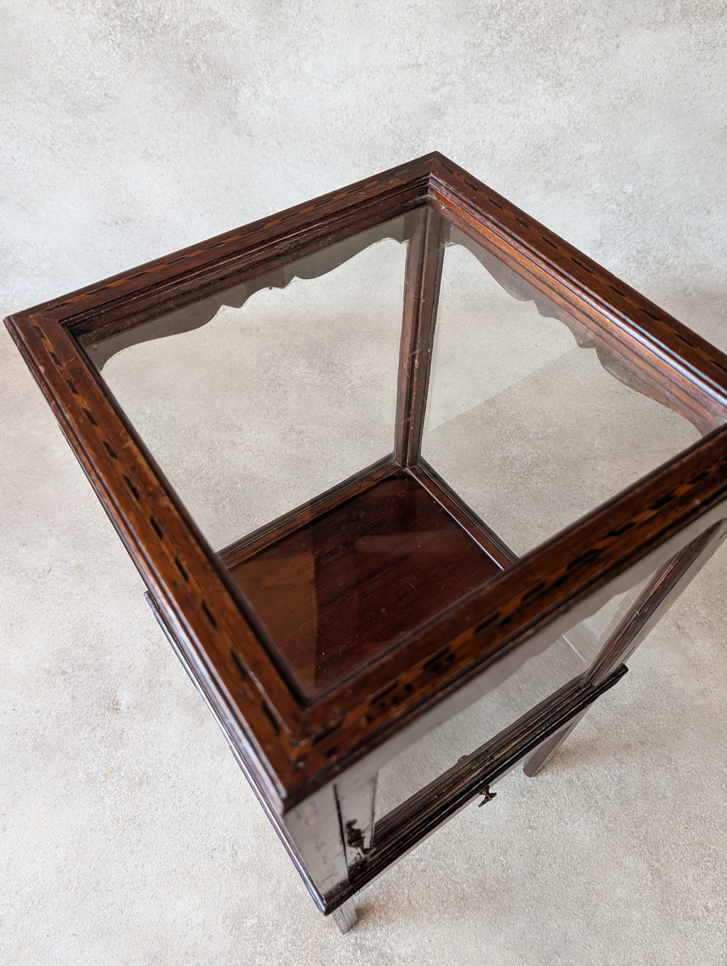 Antique Edwardian Mahogany Bijouterie Inlaid Vitrine Display Cabinet C. 1900