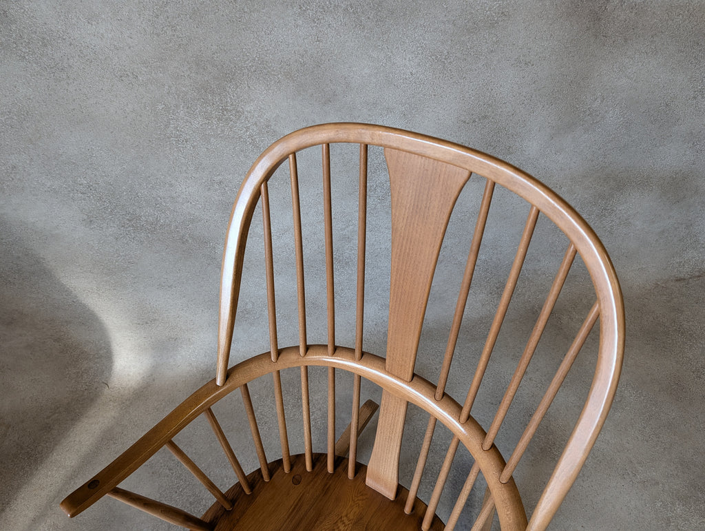 Ercol Chairmakers Rocking Chair With Crinoline Stretcher - Light Ash
