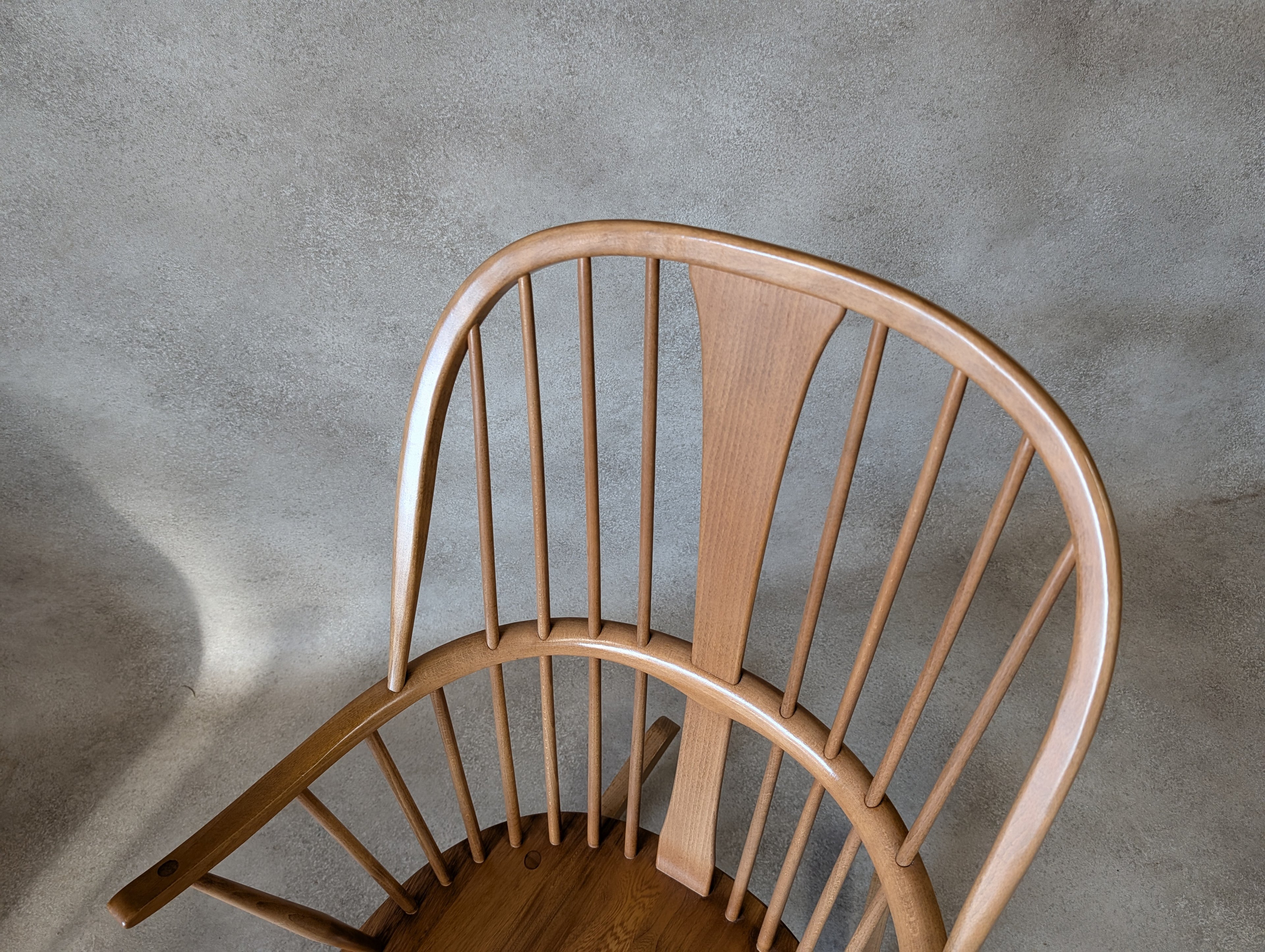 Ercol Chairmakers Rocking Chair With Crinoline Stretcher - Light Ash