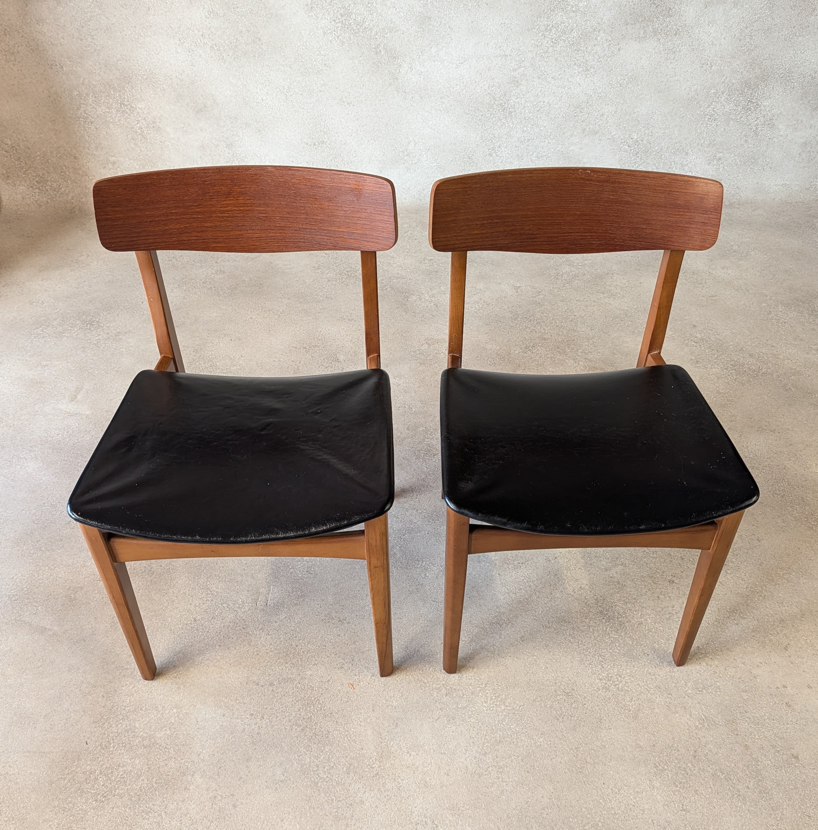 Set Of 4 Mid Century Curved Back Dining Chairs With Black Vinyl Seat -1960s