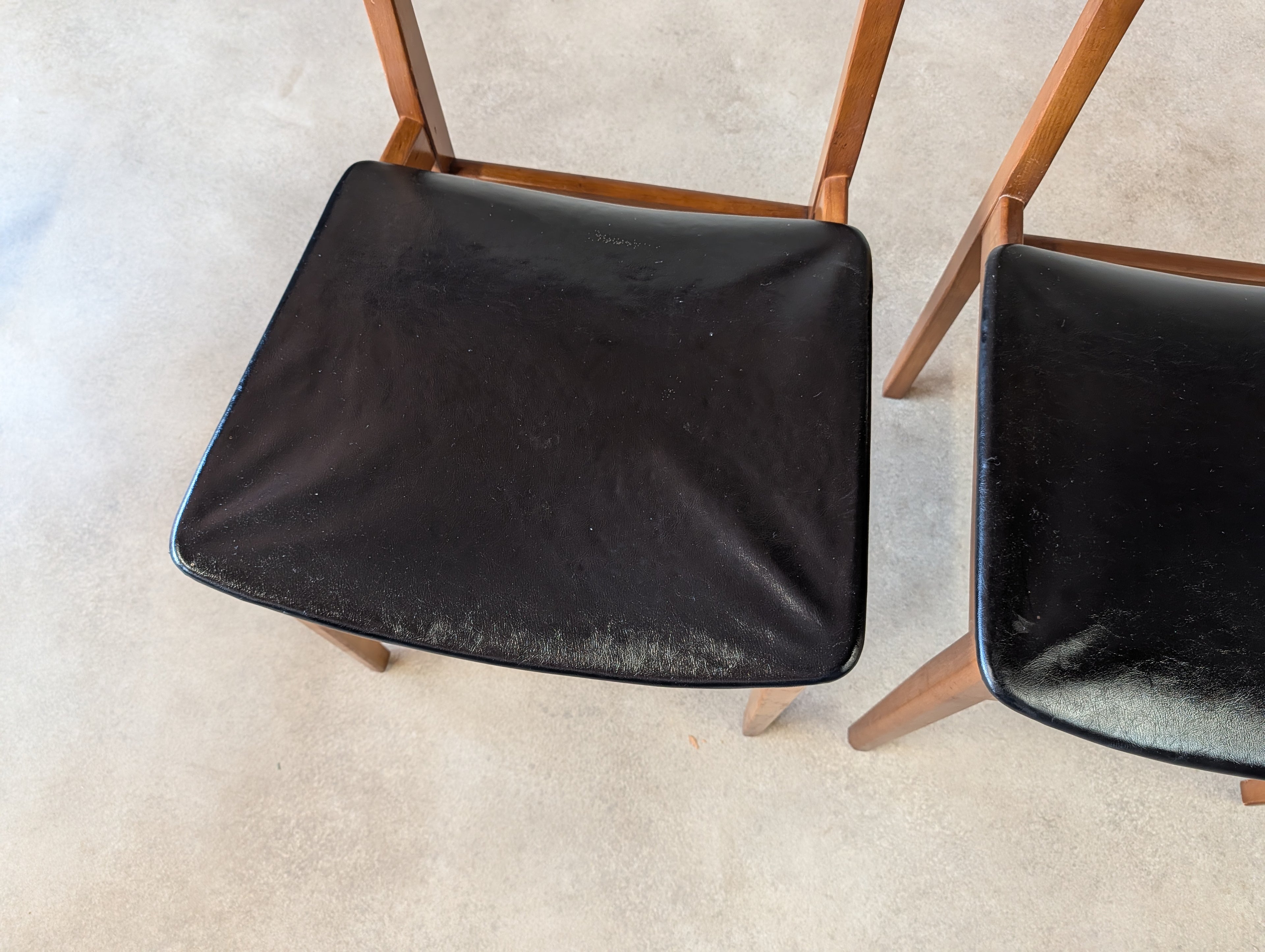 Set Of 4 Mid Century Curved Back Dining Chairs With Black Vinyl Seat -1960s