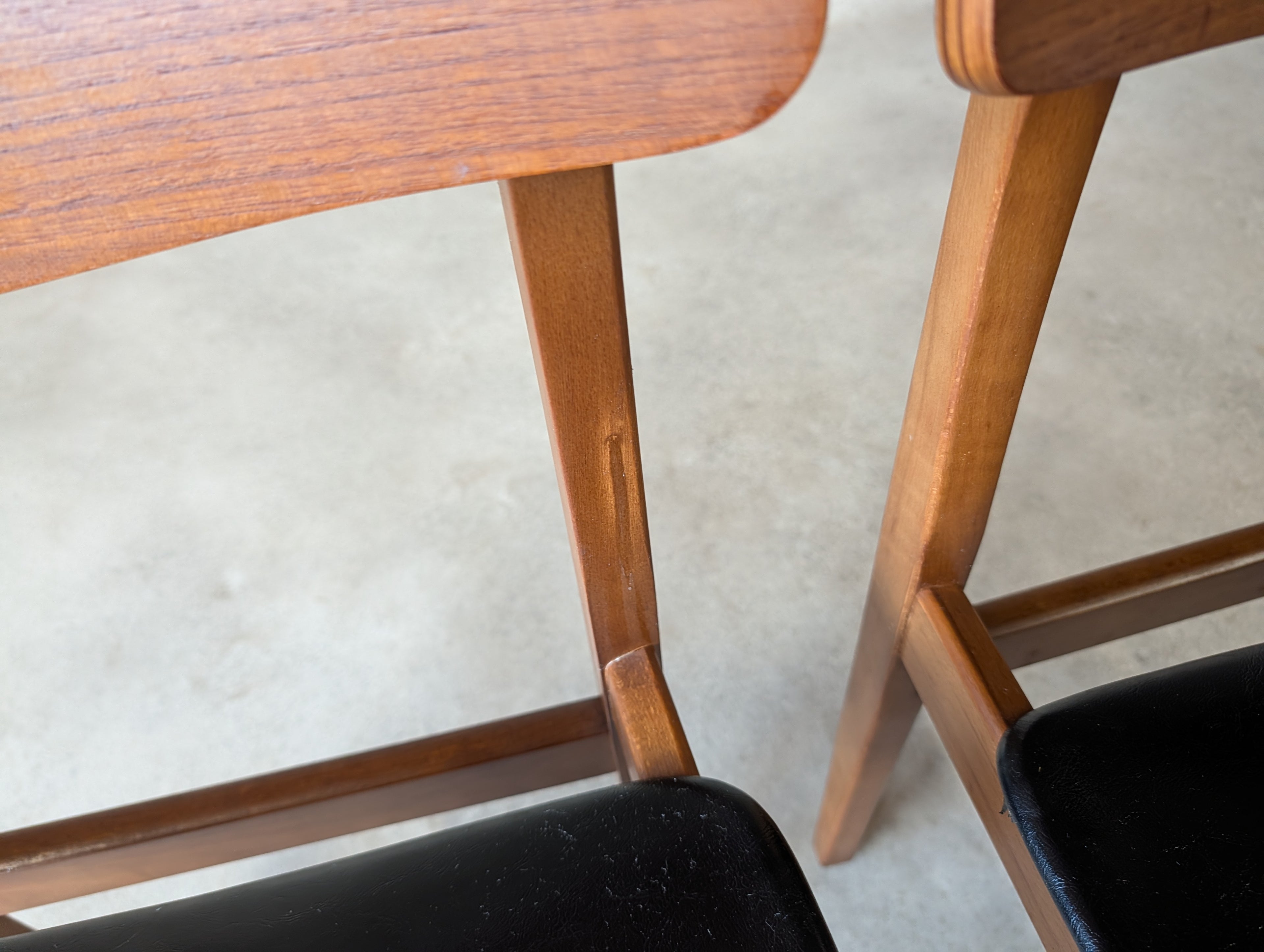 Set Of 4 Mid Century Curved Back Dining Chairs With Black Vinyl Seat -1960s