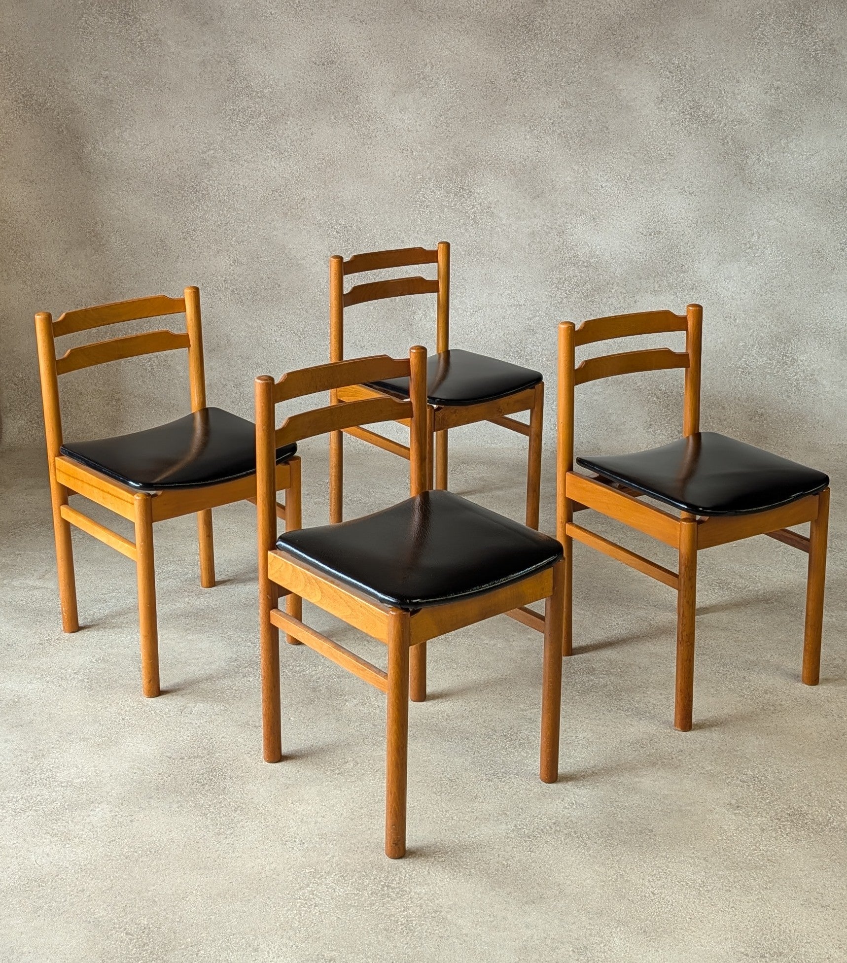Set of 4 Mid Century Scandinavian Style Beech & Black Vinyl Dining Chairs 1960s