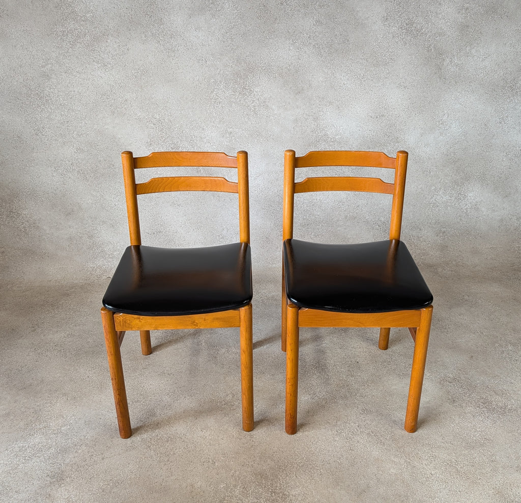 Set of 4 Mid Century Scandinavian Style Beech & Black Vinyl Dining Chairs 1960s
