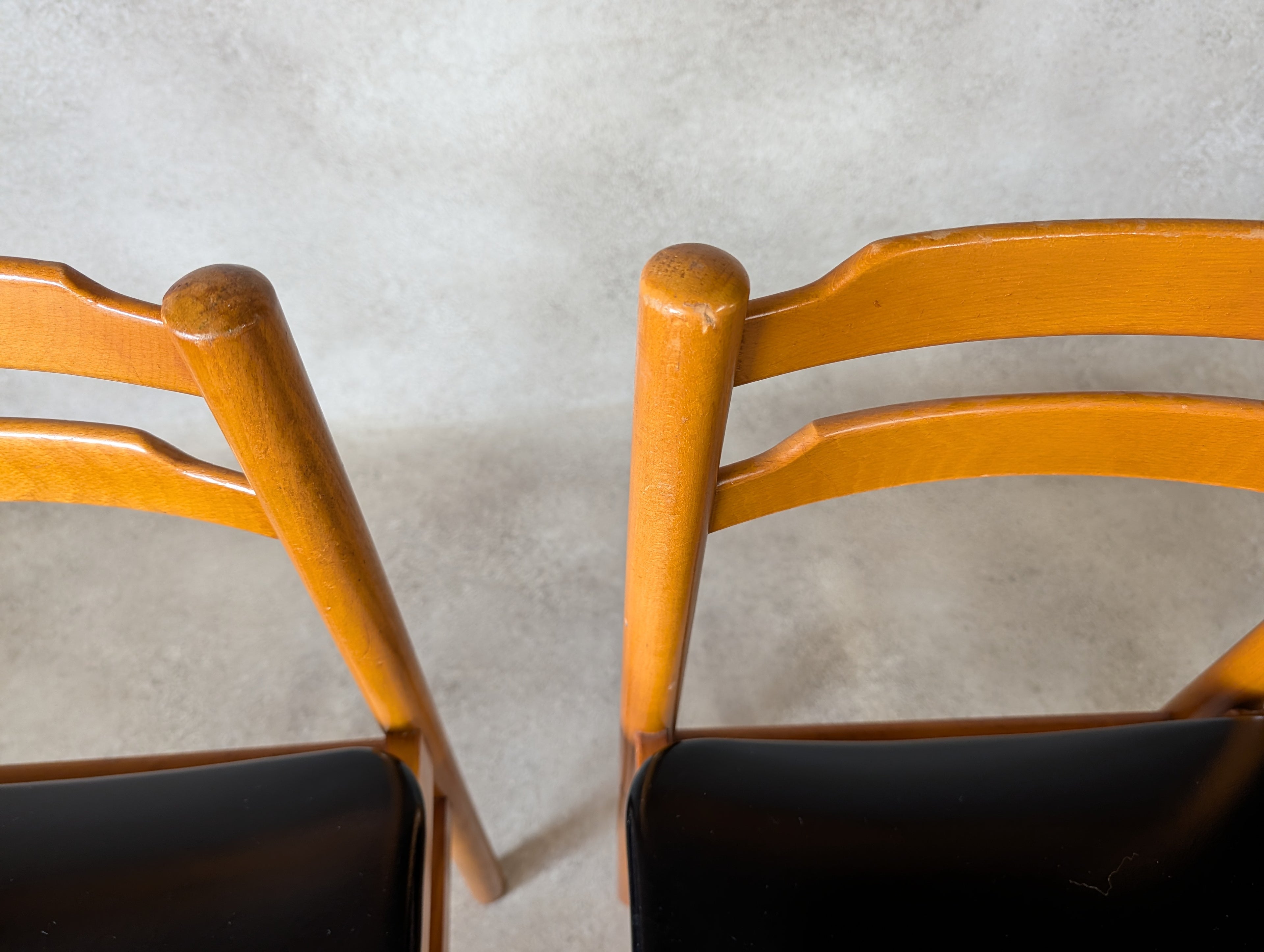 Set of 4 Mid Century Scandinavian Style Beech & Black Vinyl Dining Chairs 1960s