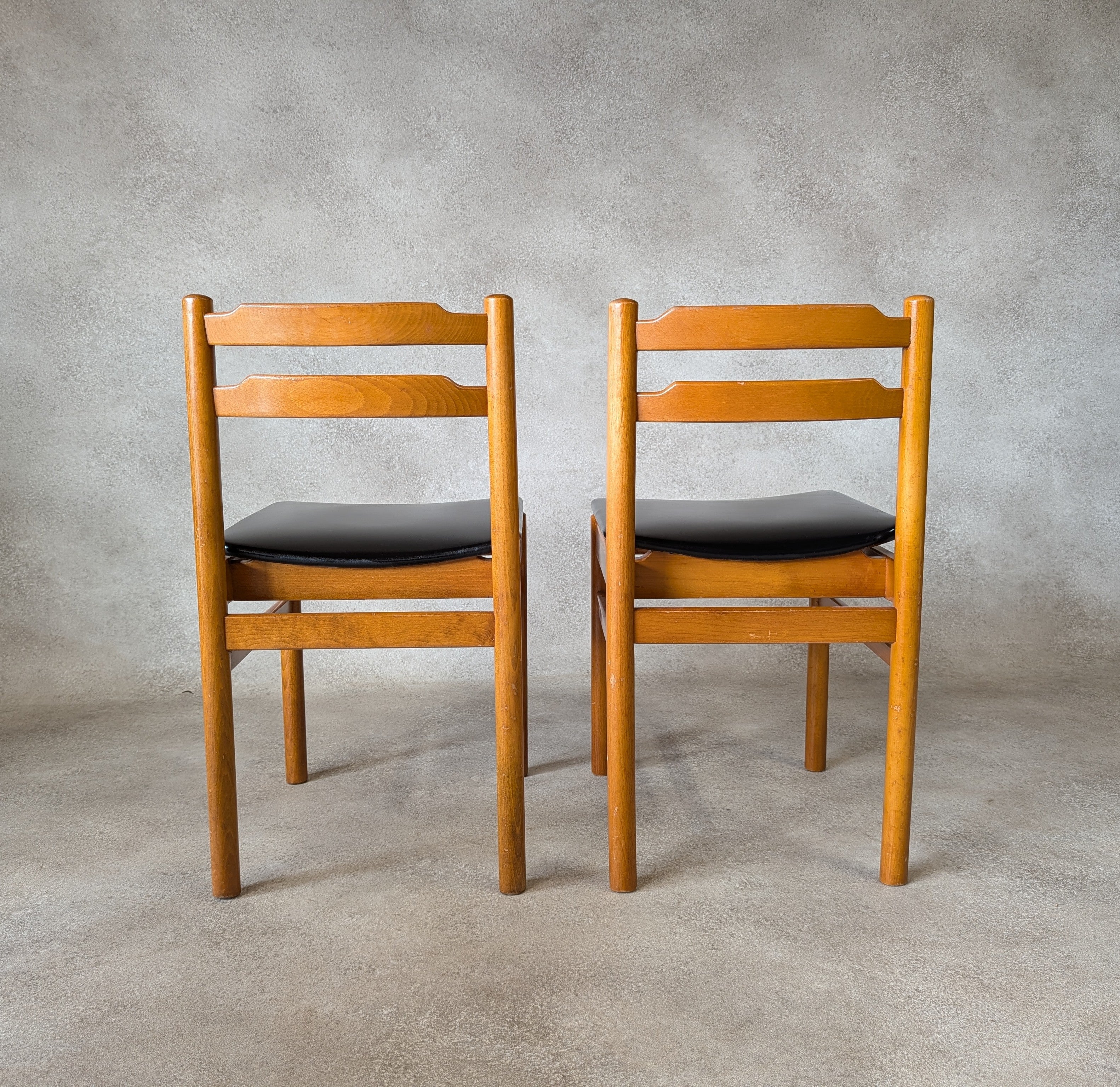 Set of 4 Mid Century Scandinavian Style Beech & Black Vinyl Dining Chairs 1960s