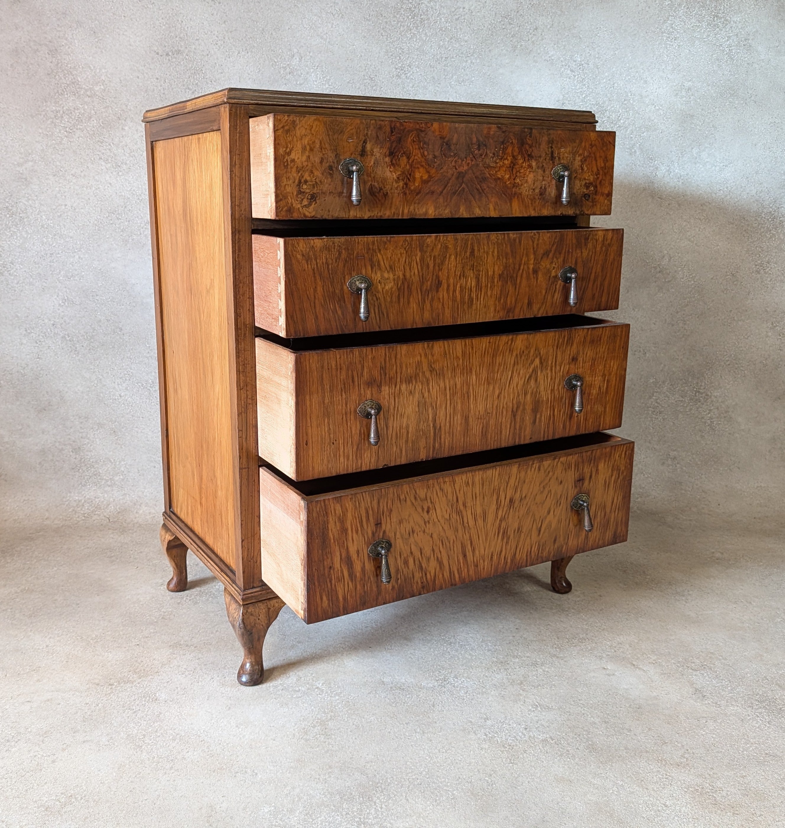 Vintage Art Deco / Queen Anne Style Burr Walnut Chest Of Drawers 1930s