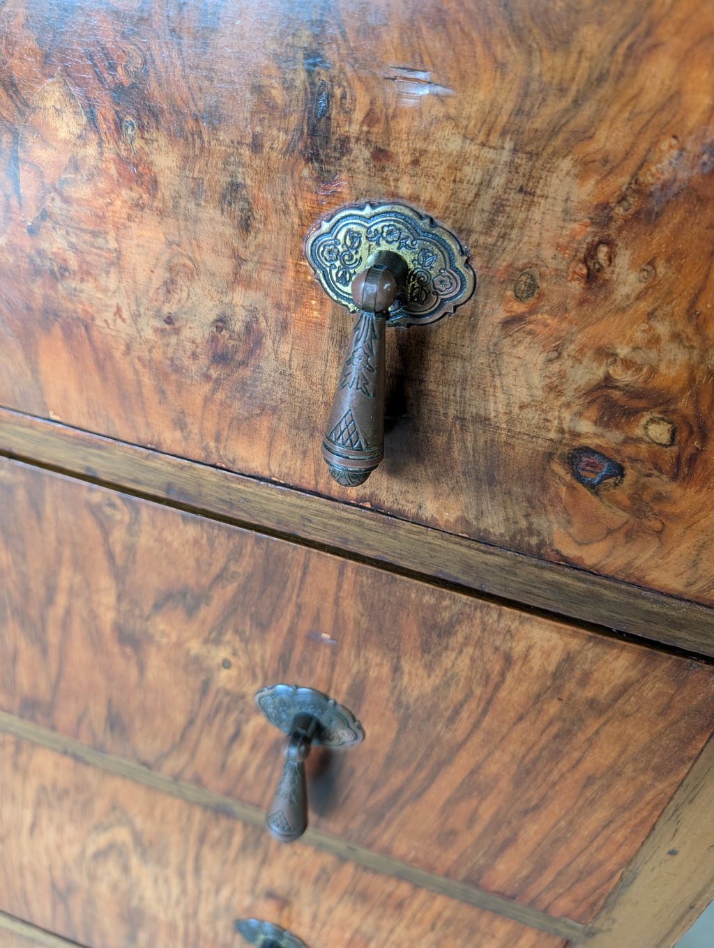 Vintage Art Deco / Queen Anne Style Burr Walnut Chest Of Drawers 1930s