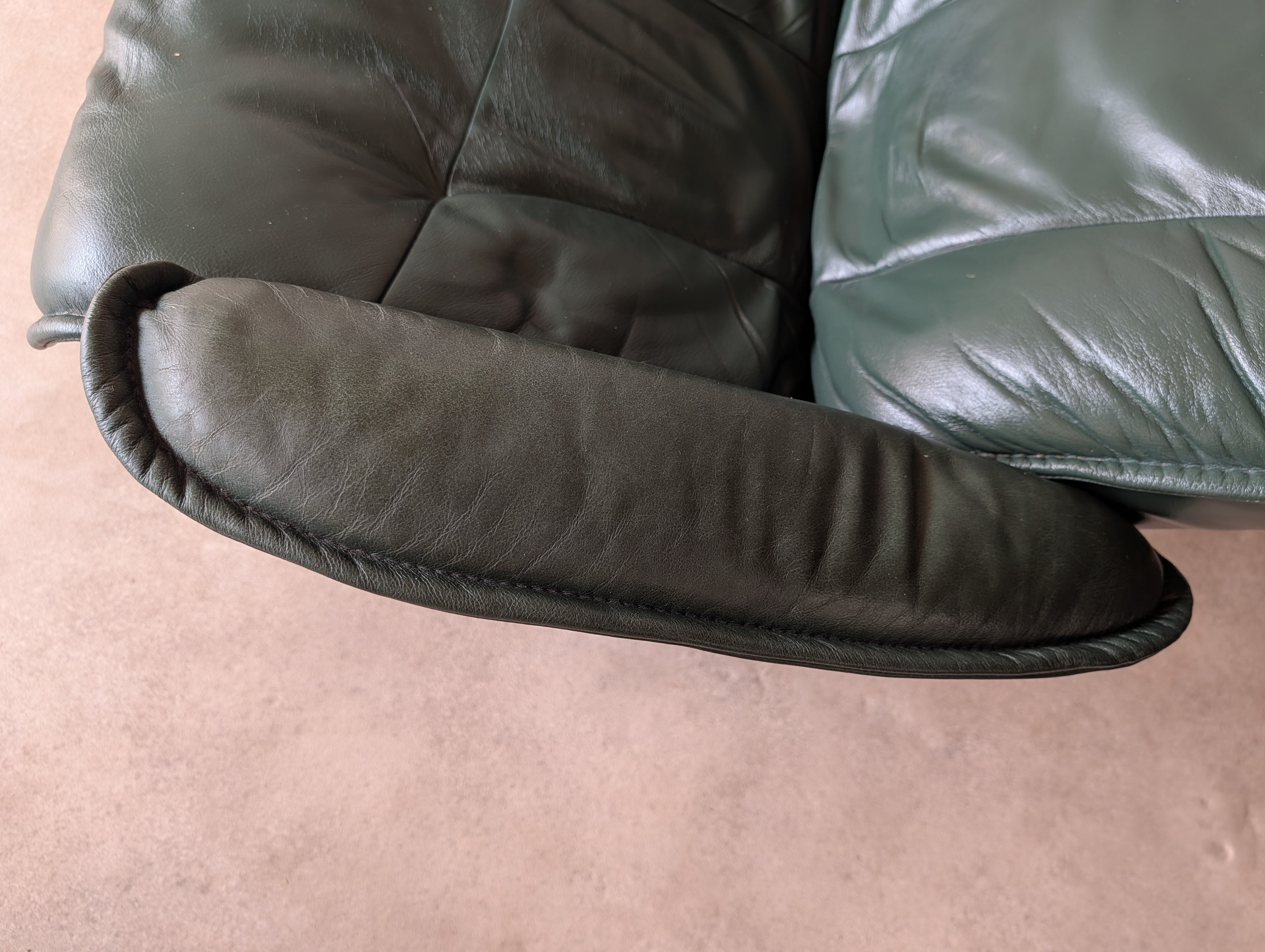 Vintage Ekornes Stressless Green Leather Recliner Armchair With Footstool
