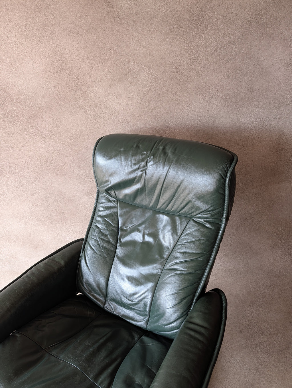 Vintage Ekornes Stressless Green Leather Recliner Armchair With Footstool