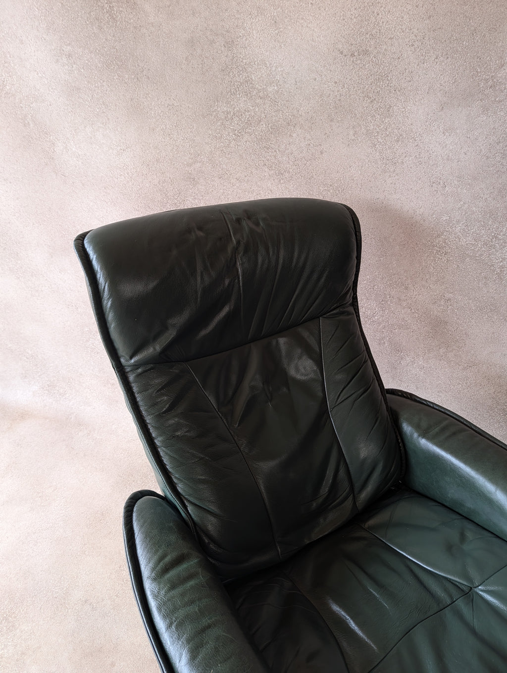 Vintage Ekornes Stressless Green Leather Recliner Armchair With Footstool