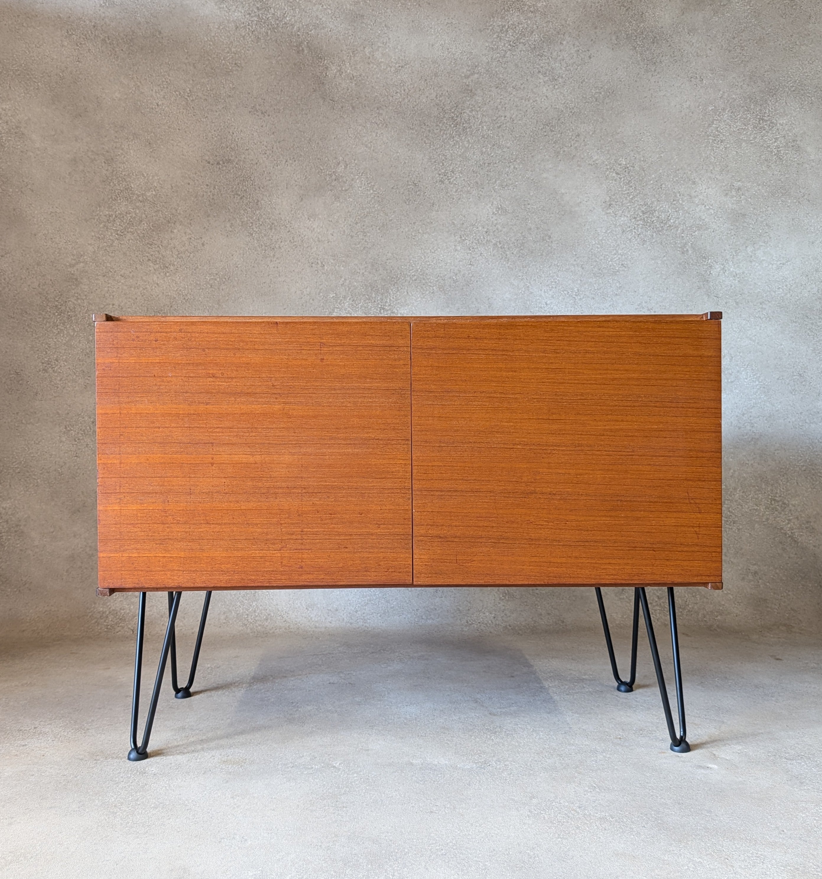 Mid Century Beaver & Tapley Teak Record Cabinet /Media Cupboard On Hair Pin Legs