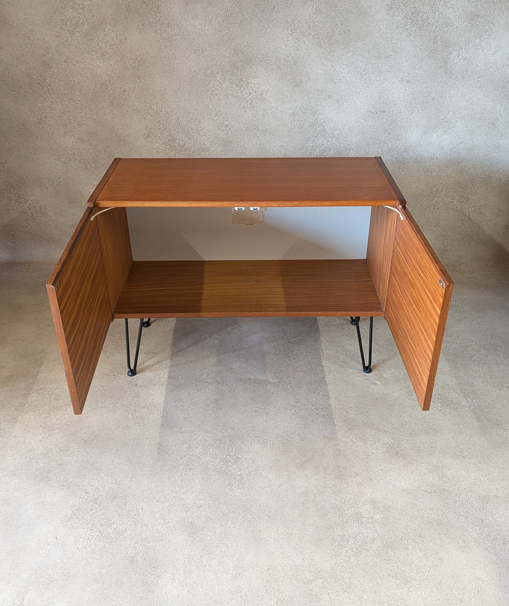 Mid Century Beaver & Tapley Teak Record Cabinet /Media Cupboard On Hair Pin Legs