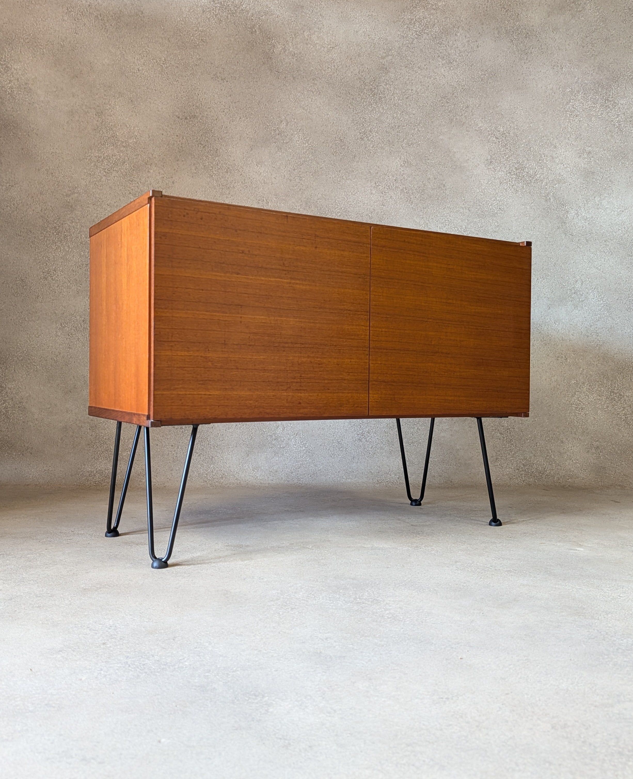 Mid Century Beaver & Tapley Teak Record Cabinet /Media Cupboard On Hair Pin Legs