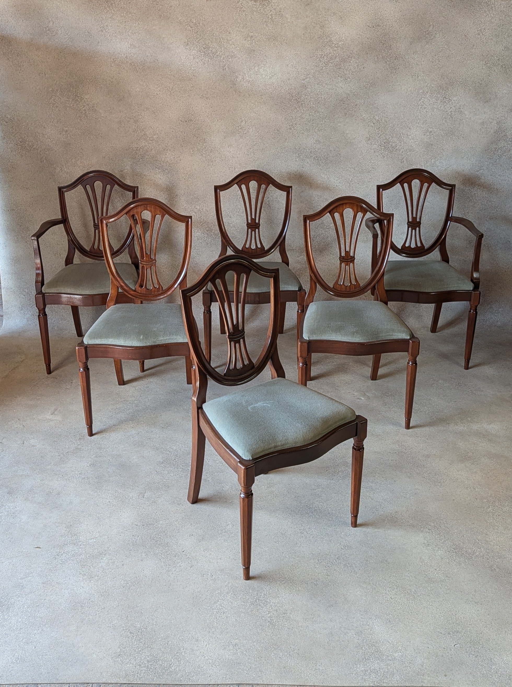 Set Of 6 Vintage Mahogany Hepplewhite Style Shield Back Dining Chairs