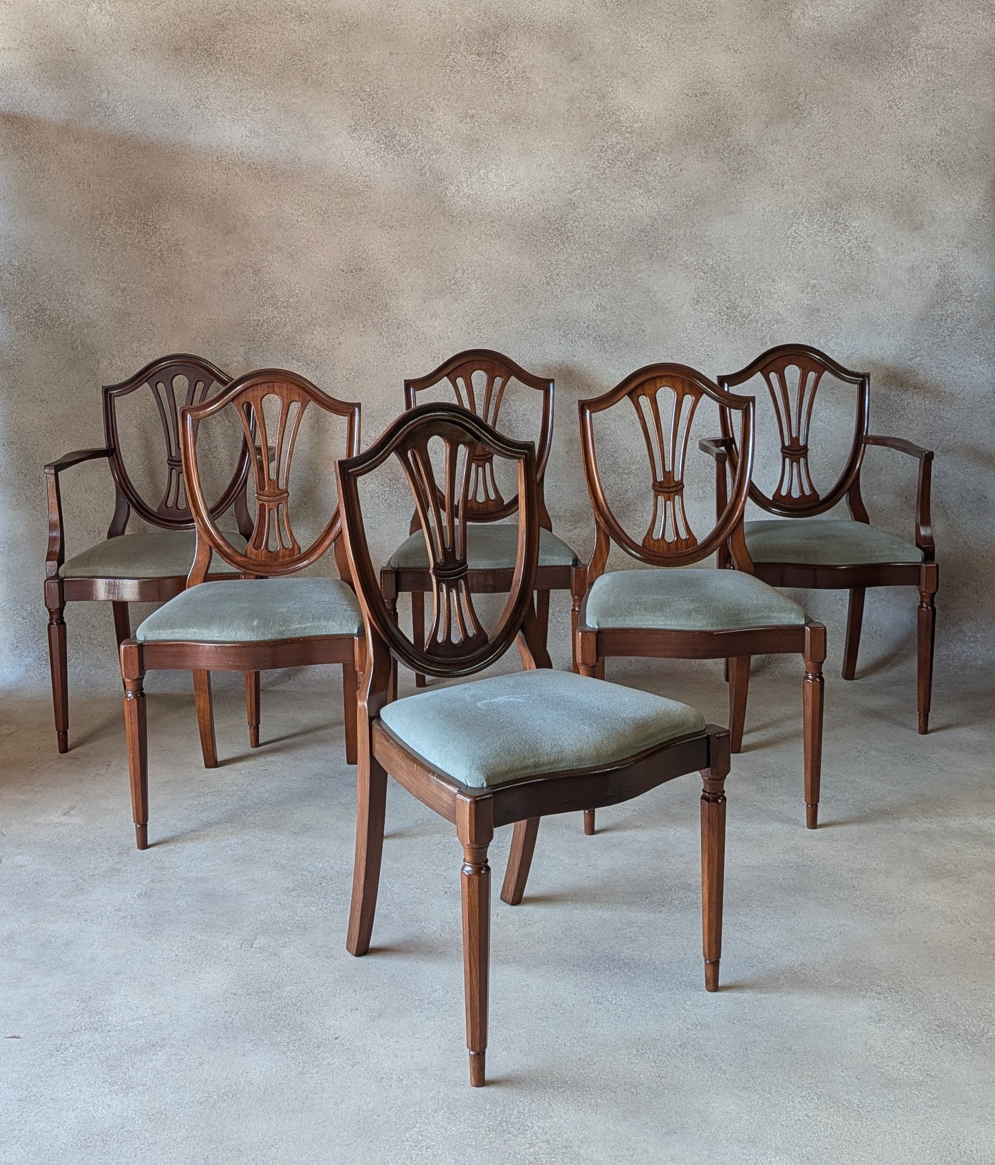 Set Of 6 Vintage Mahogany Hepplewhite Style Shield Back Dining Chairs