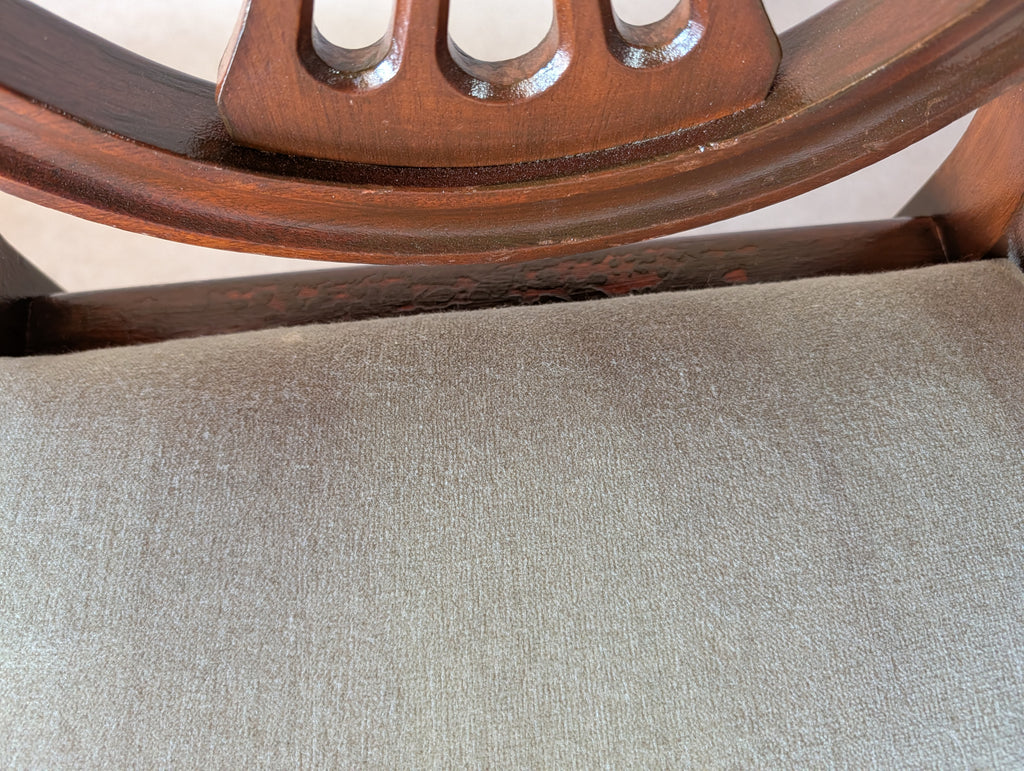 Set Of 6 Vintage Mahogany Hepplewhite Style Shield Back Dining Chairs