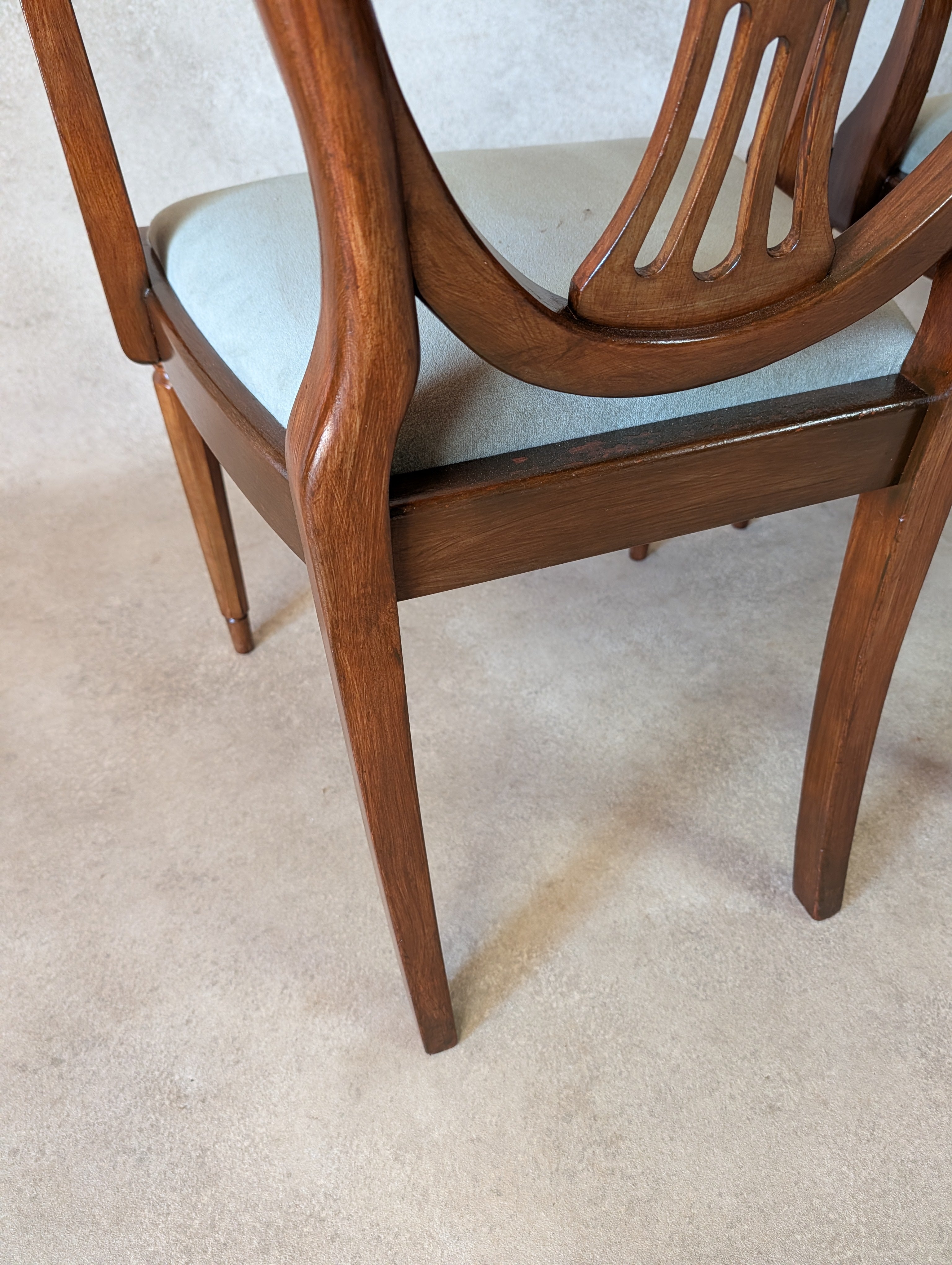 Set Of 6 Vintage Mahogany Hepplewhite Style Shield Back Dining Chairs