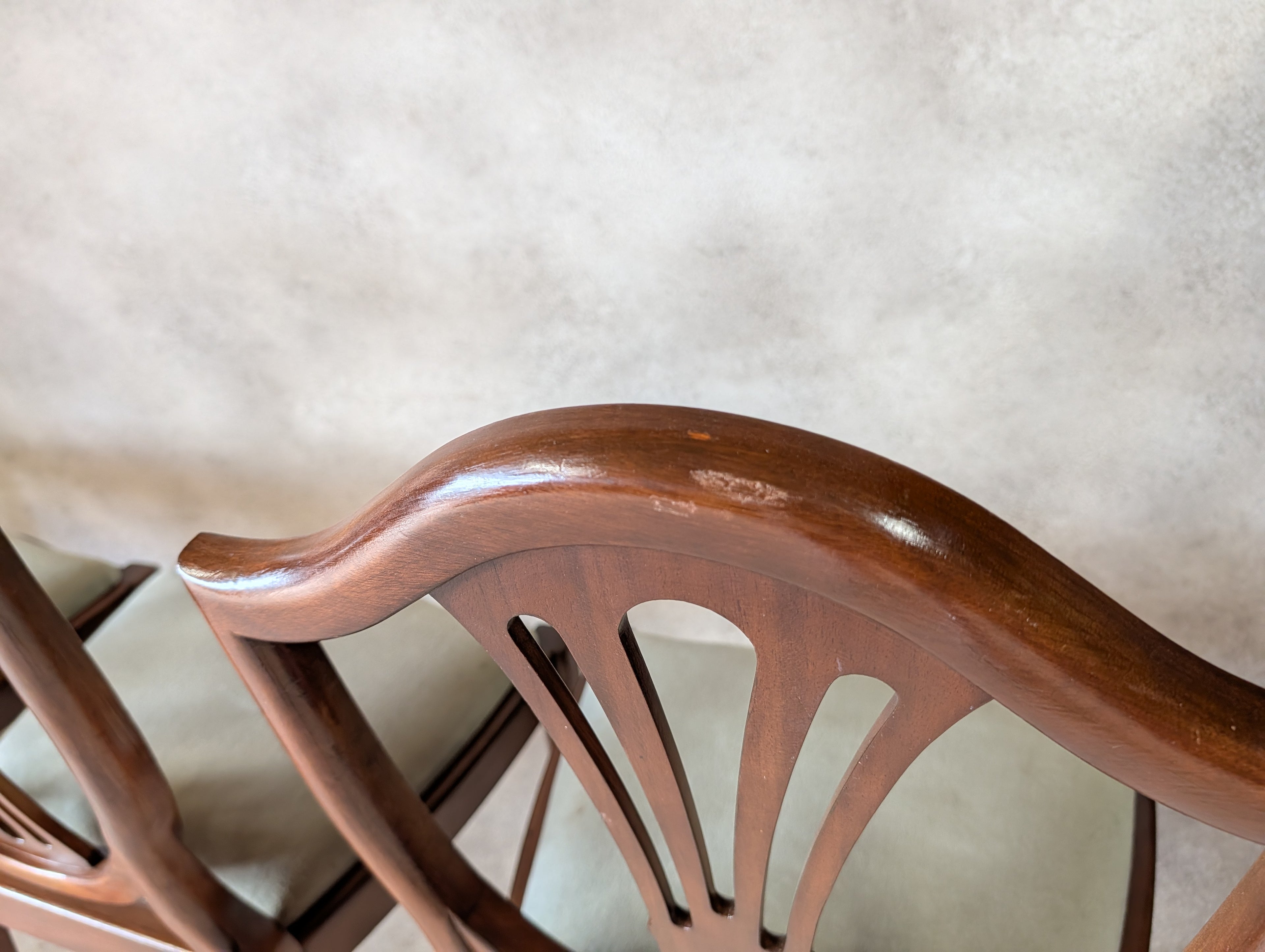 Set Of 6 Vintage Mahogany Hepplewhite Style Shield Back Dining Chairs