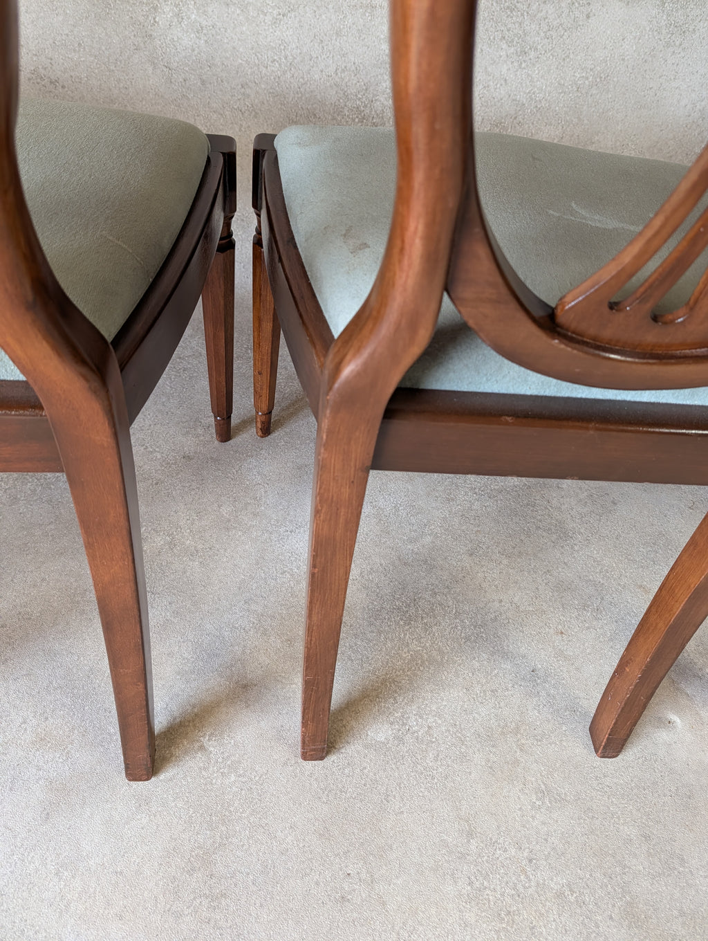 Set Of 6 Vintage Mahogany Hepplewhite Style Shield Back Dining Chairs