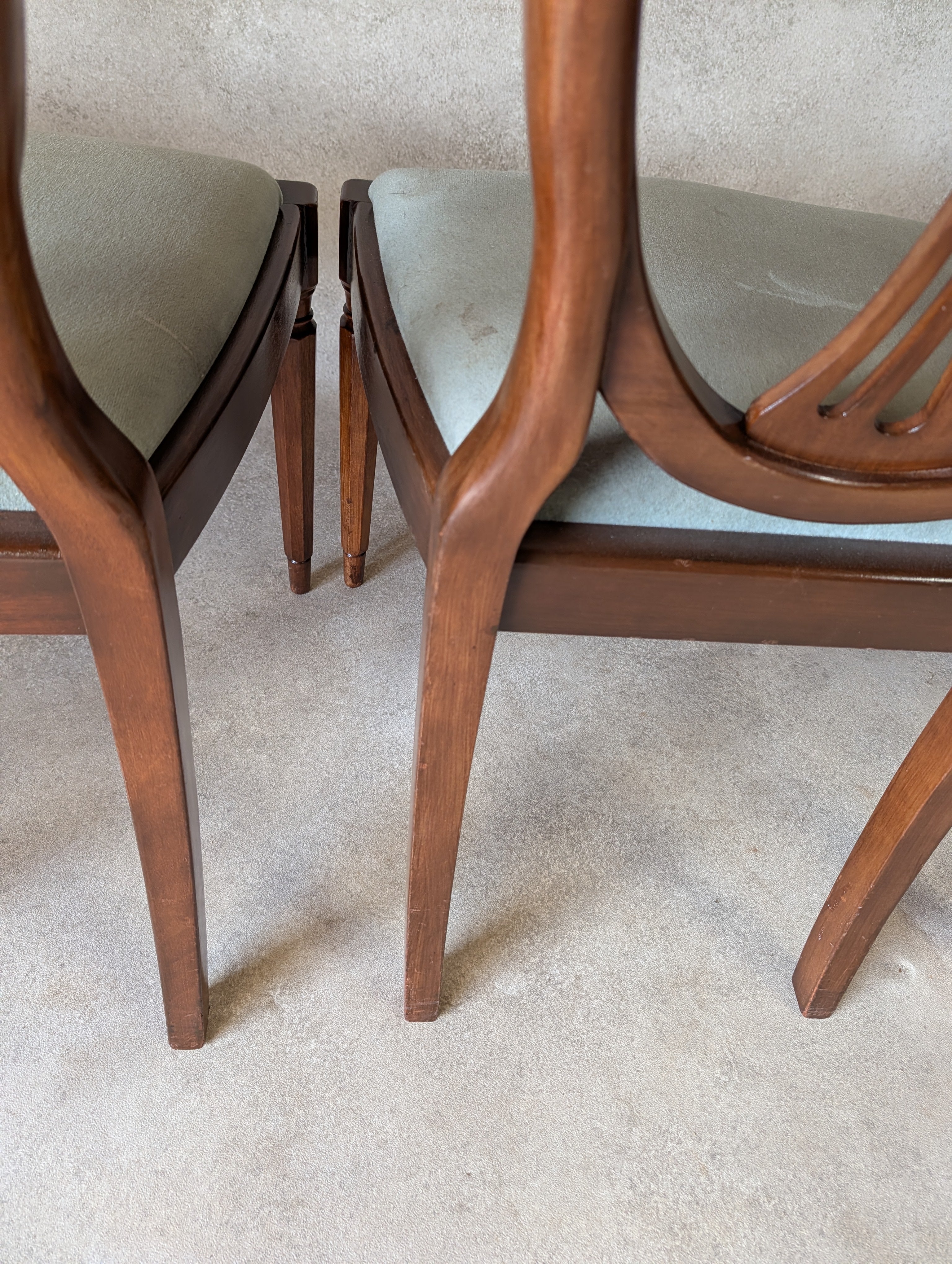 Set Of 6 Vintage Mahogany Hepplewhite Style Shield Back Dining Chairs