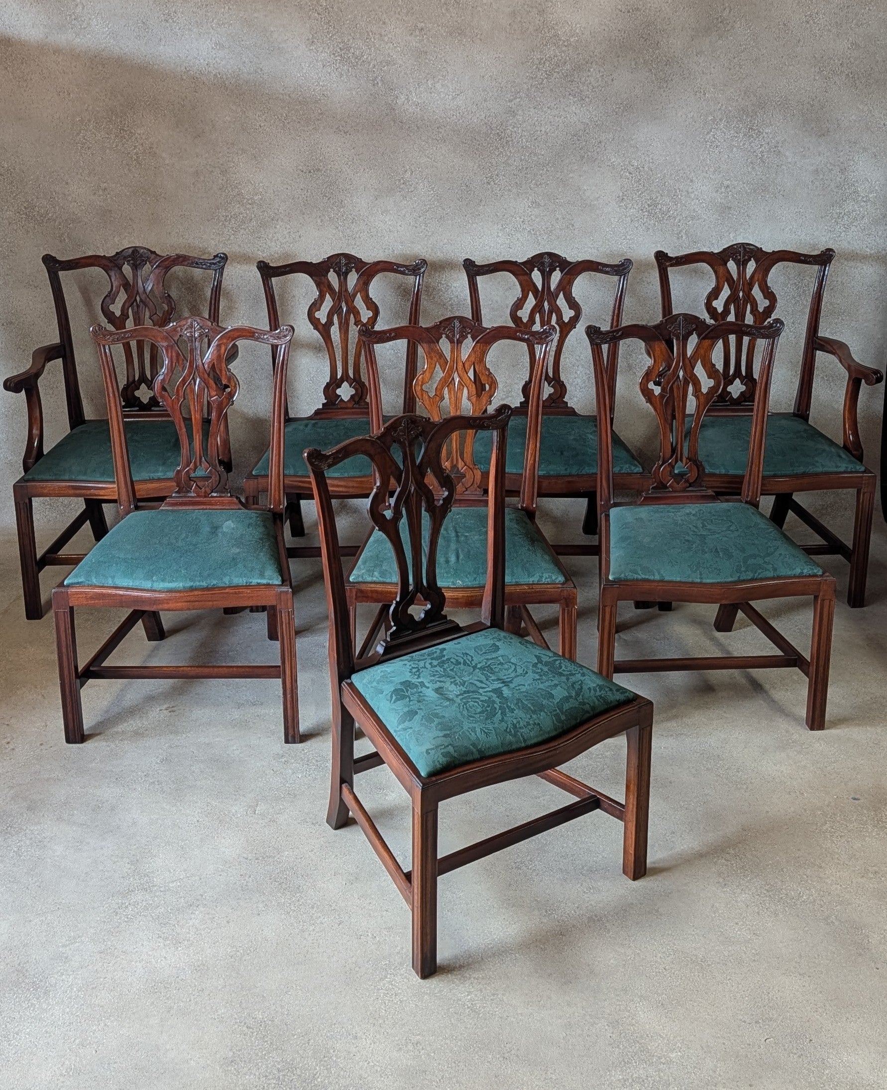 Vintage Set Of 8 Mahogany Chippendale Style Dining Chairs Includes 2 Carvers