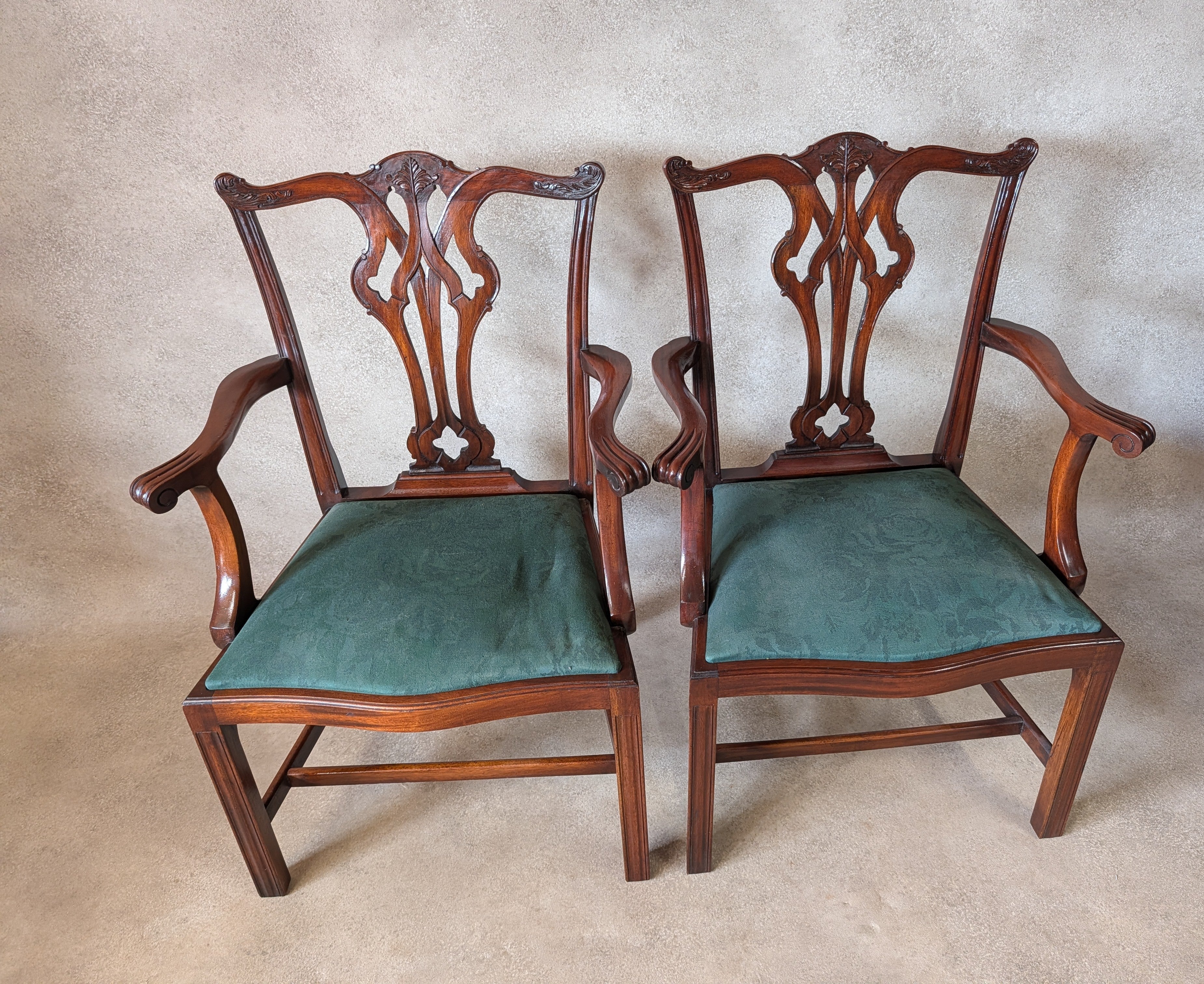 Vintage Set Of 8 Mahogany Chippendale Style Dining Chairs Includes 2 Carvers