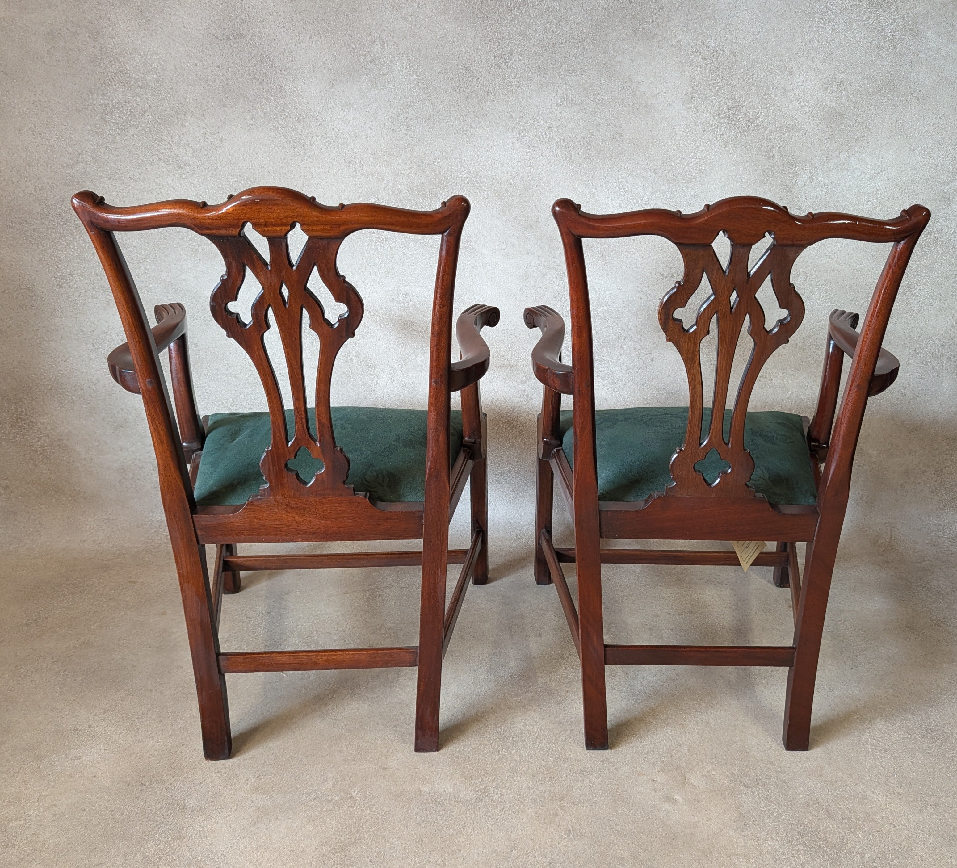 Vintage Set Of 8 Mahogany Chippendale Style Dining Chairs Includes 2 Carvers
