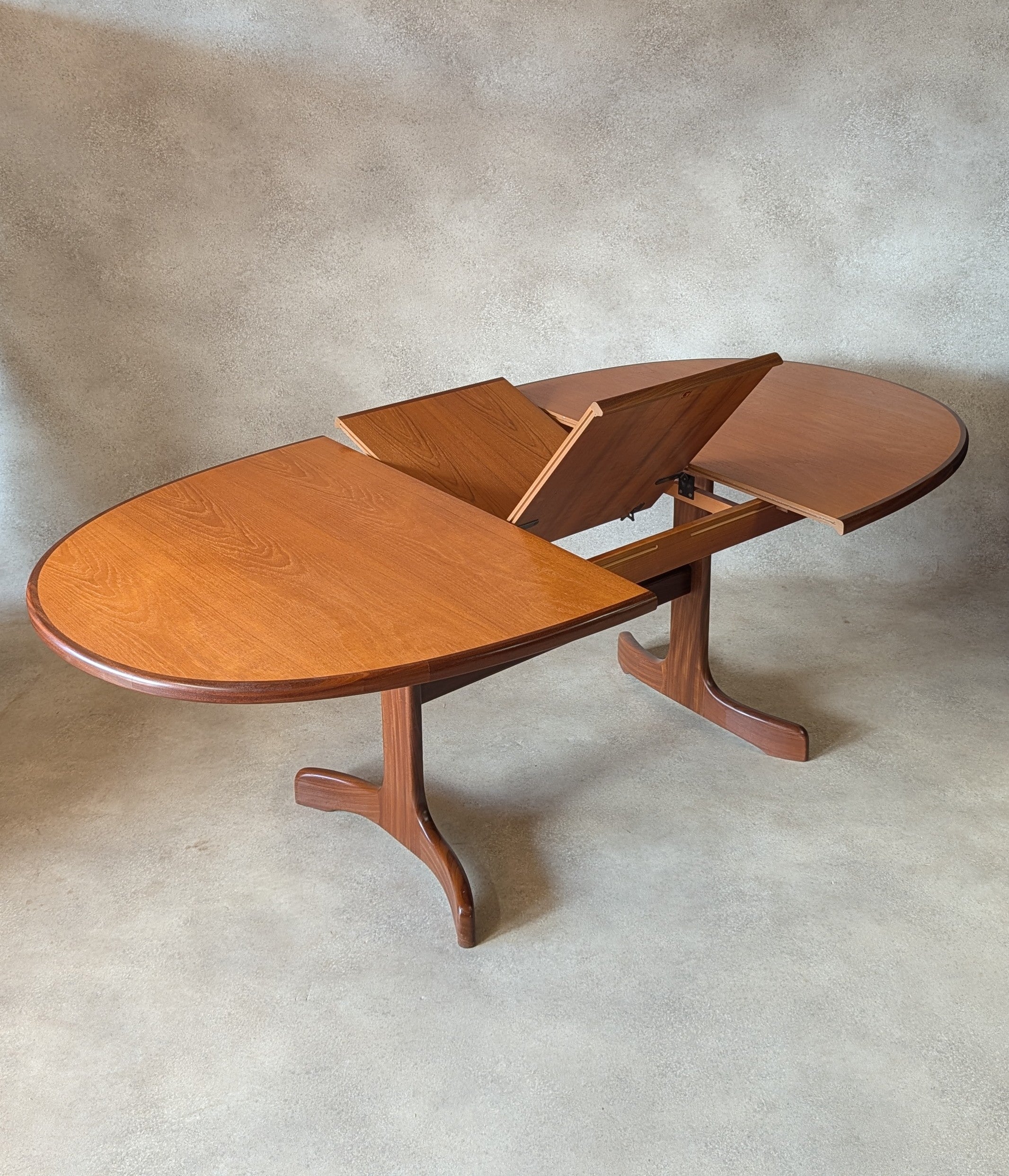 Mid Century G Plan Fresco Teak Extending Oval Dining Table - Vintage 1970s