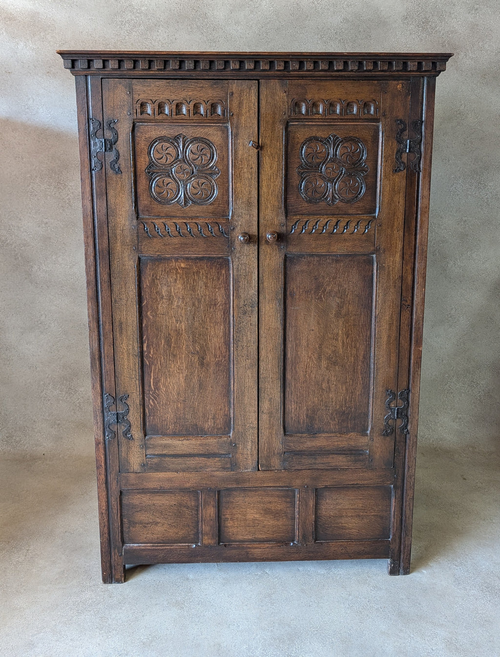 Antique Oak Arts & Crafts Style Jacobean Revival Hall Wardrobe Cupboard