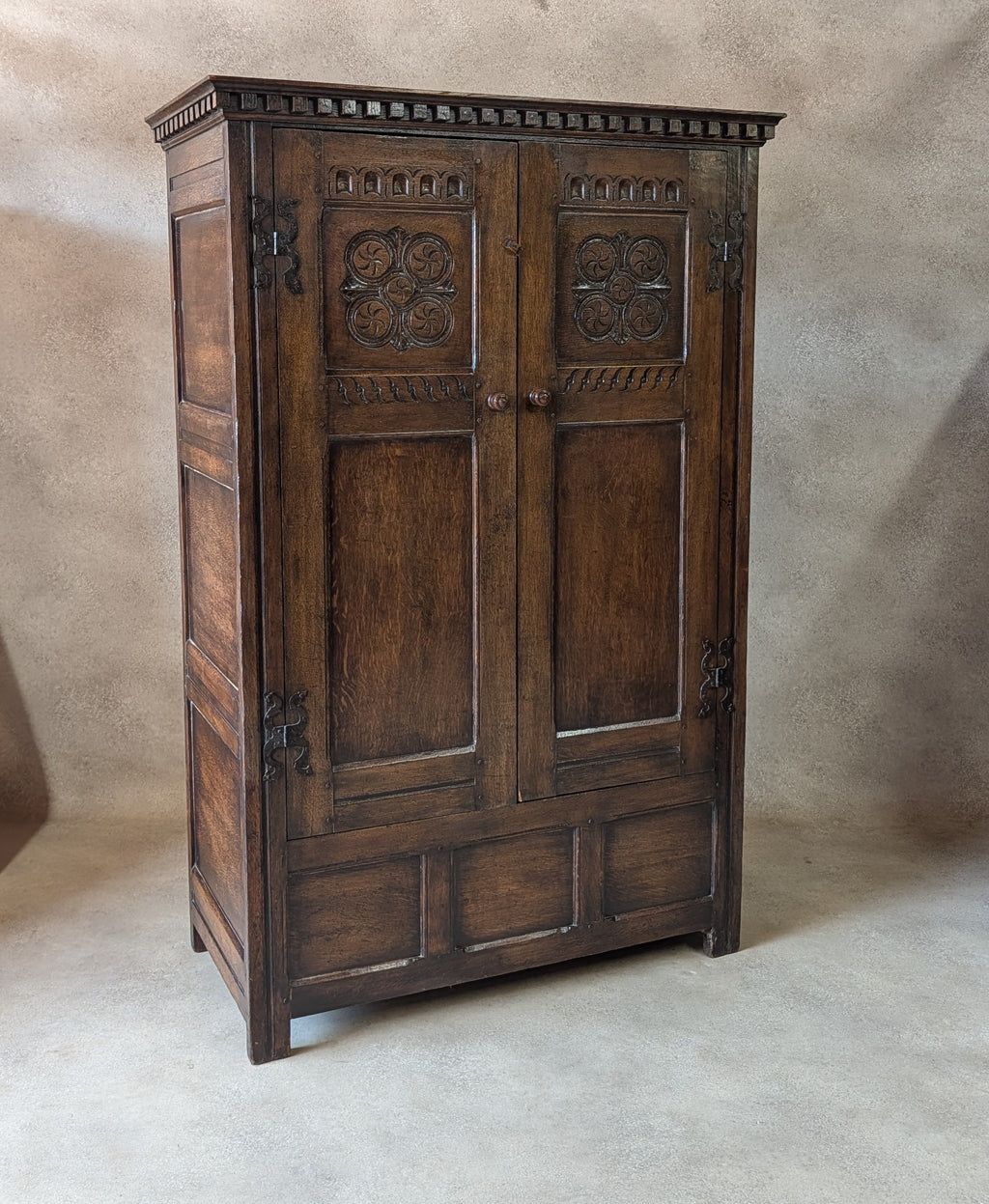 Antique Oak Arts & Crafts Style Jacobean Revival Hall Wardrobe Cupboard