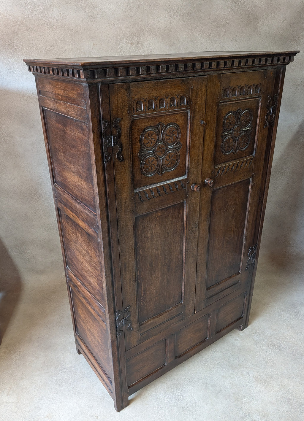 Antique Oak Arts & Crafts Style Jacobean Revival Hall Wardrobe Cupboard