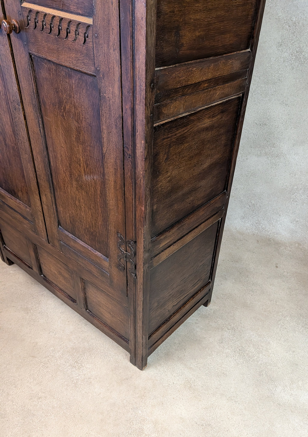 Antique Oak Arts & Crafts Style Jacobean Revival Hall Wardrobe Cupboard