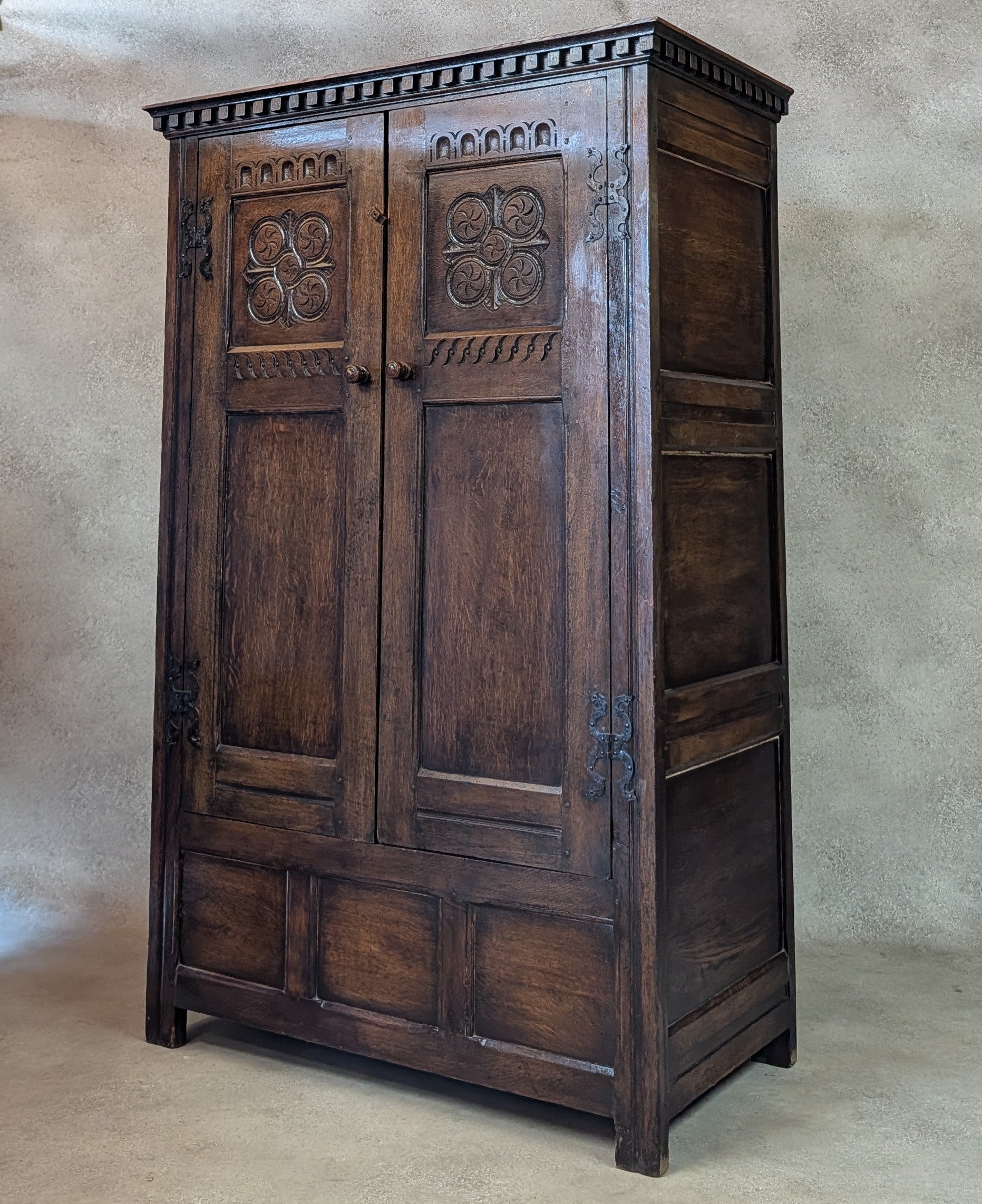 Antique Oak Arts & Crafts Style Jacobean Revival Hall Wardrobe Cupboard