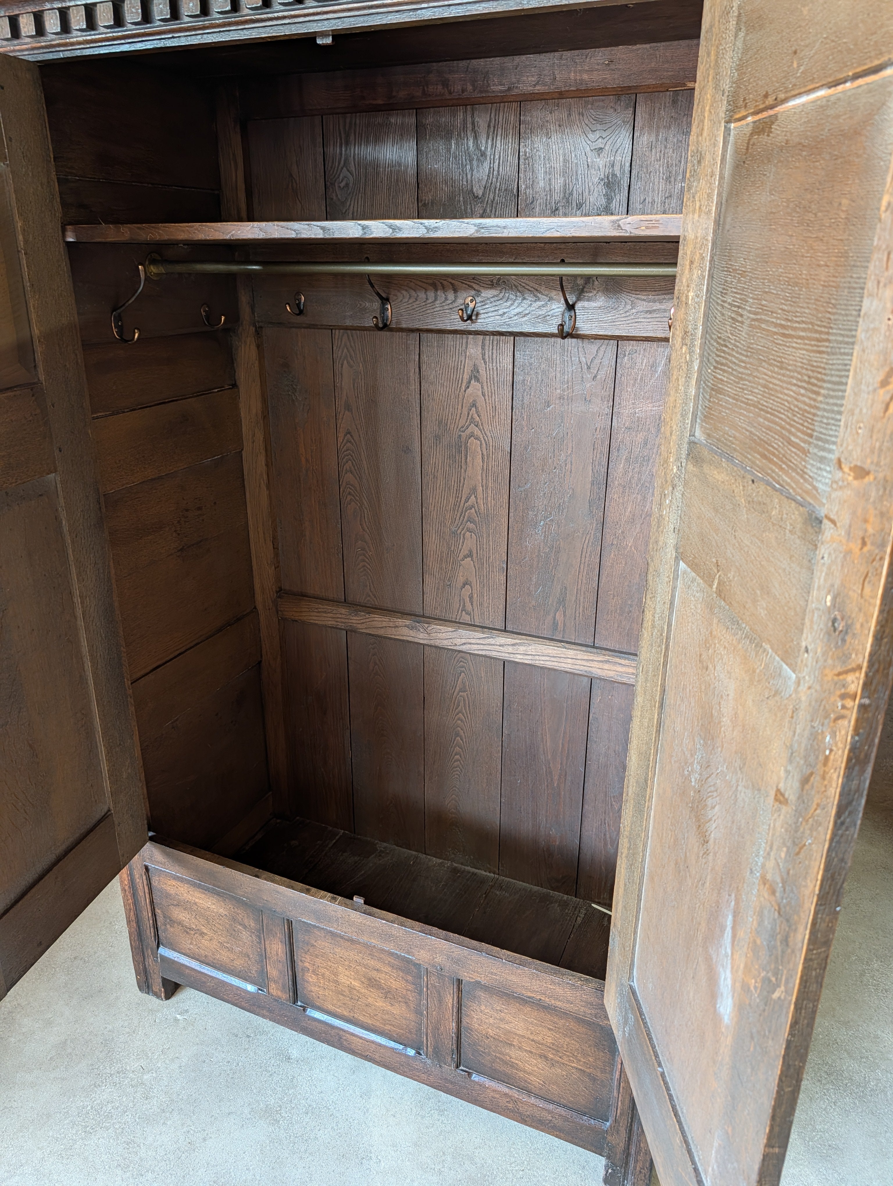 Antique Oak Arts & Crafts Style Jacobean Revival Hall Wardrobe Cupboard
