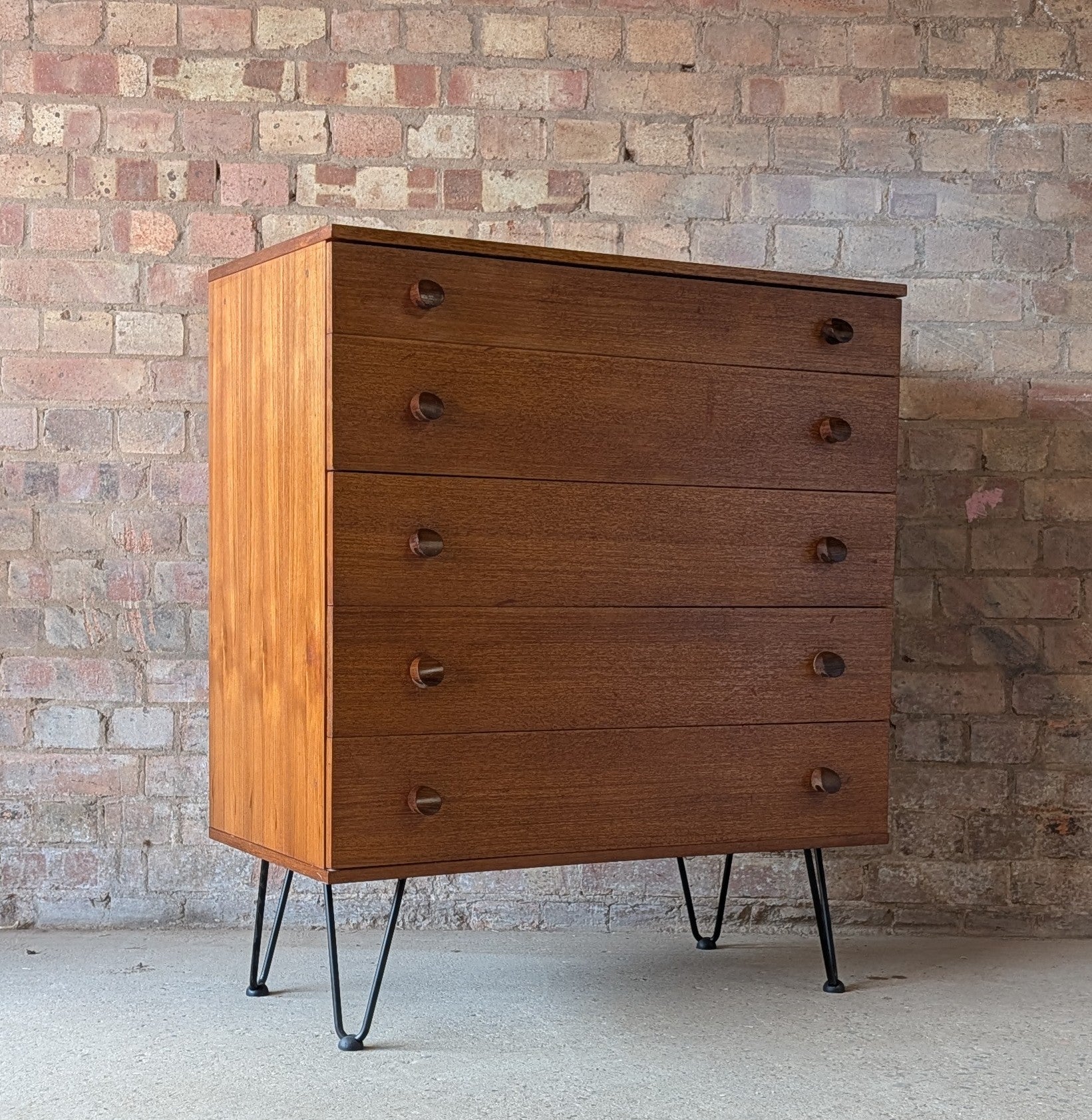Mid Century Teak Avalon Chest Of Drawers On Hair Pin Legs - Vintage 1960s