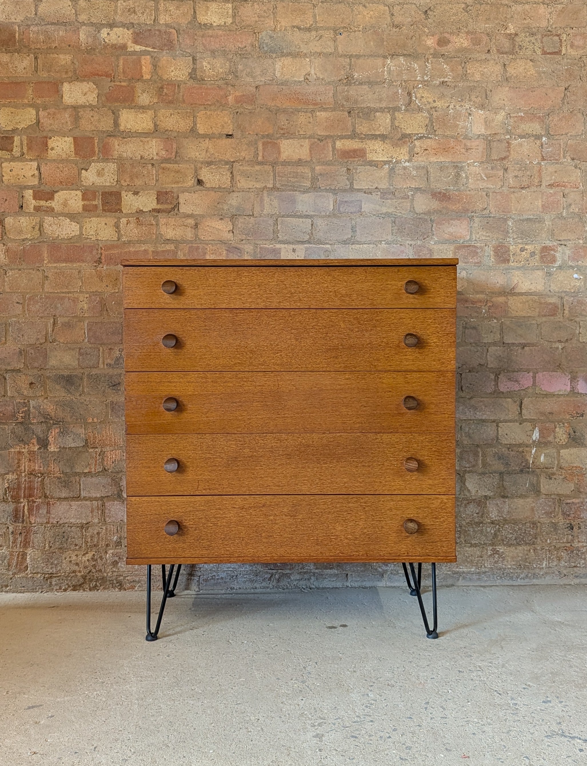 Mid Century Avalon Teak Chest Of Drawers On Hair Pin Legs - Vintage 1960s