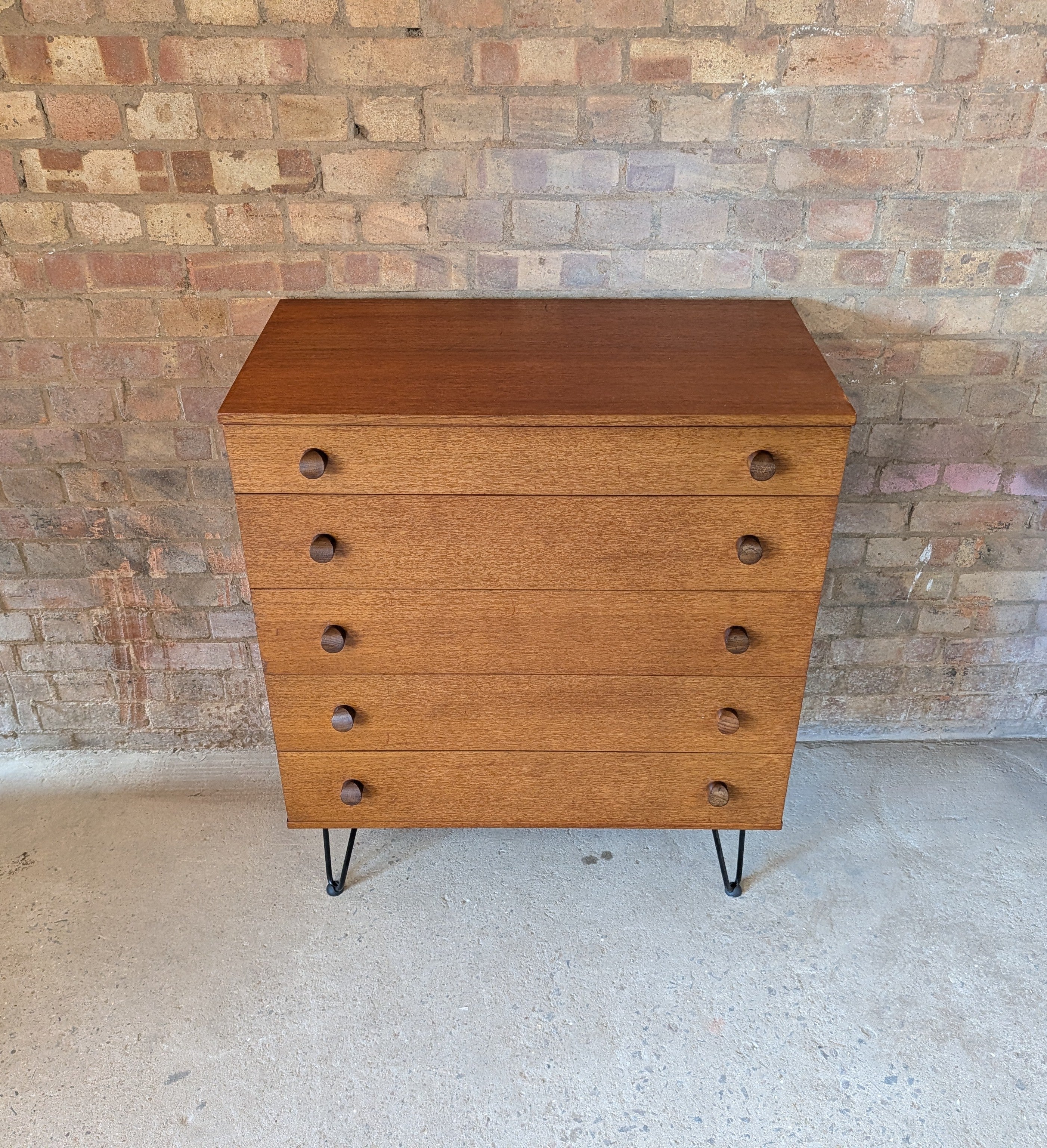 Mid Century Avalon Teak Chest Of Drawers On Hair Pin Legs - Vintage 1960s