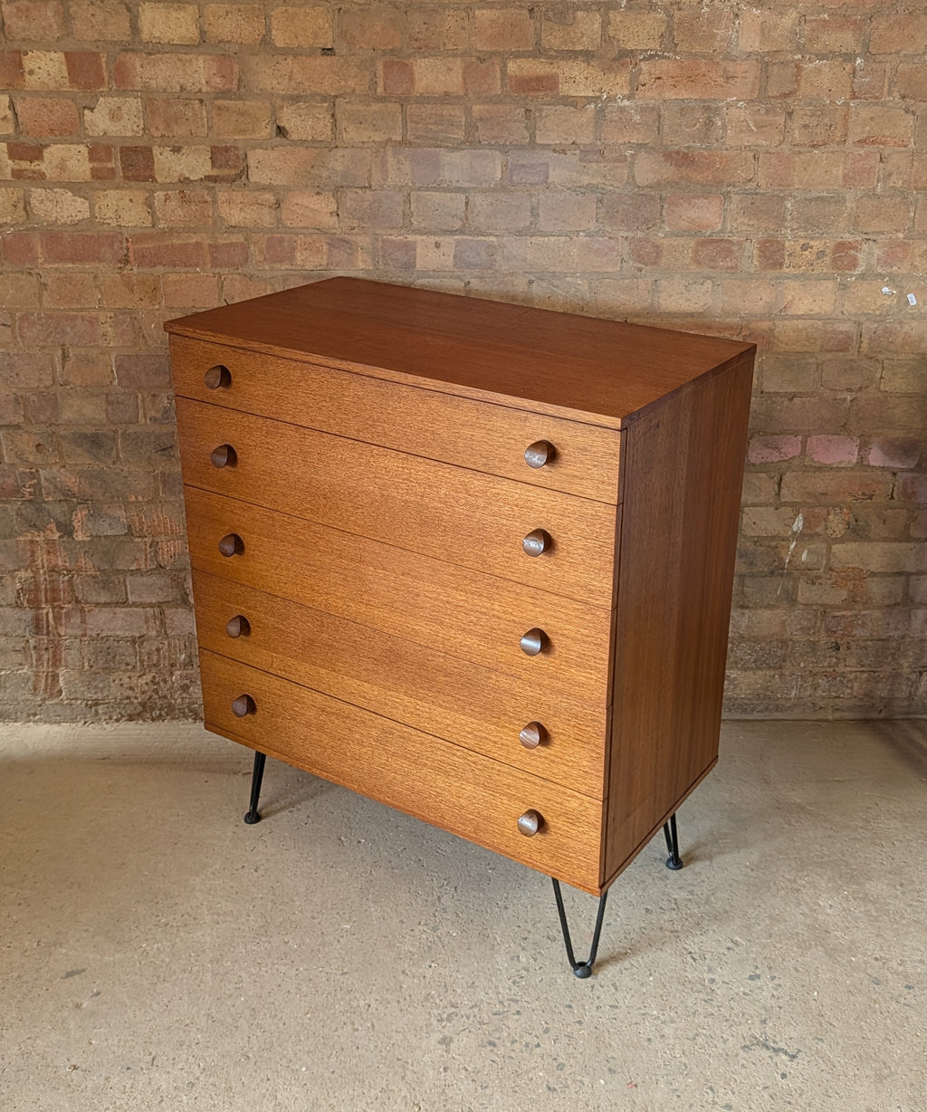 Mid Century Avalon Teak Chest Of Drawers On Hair Pin Legs - Vintage 1960s